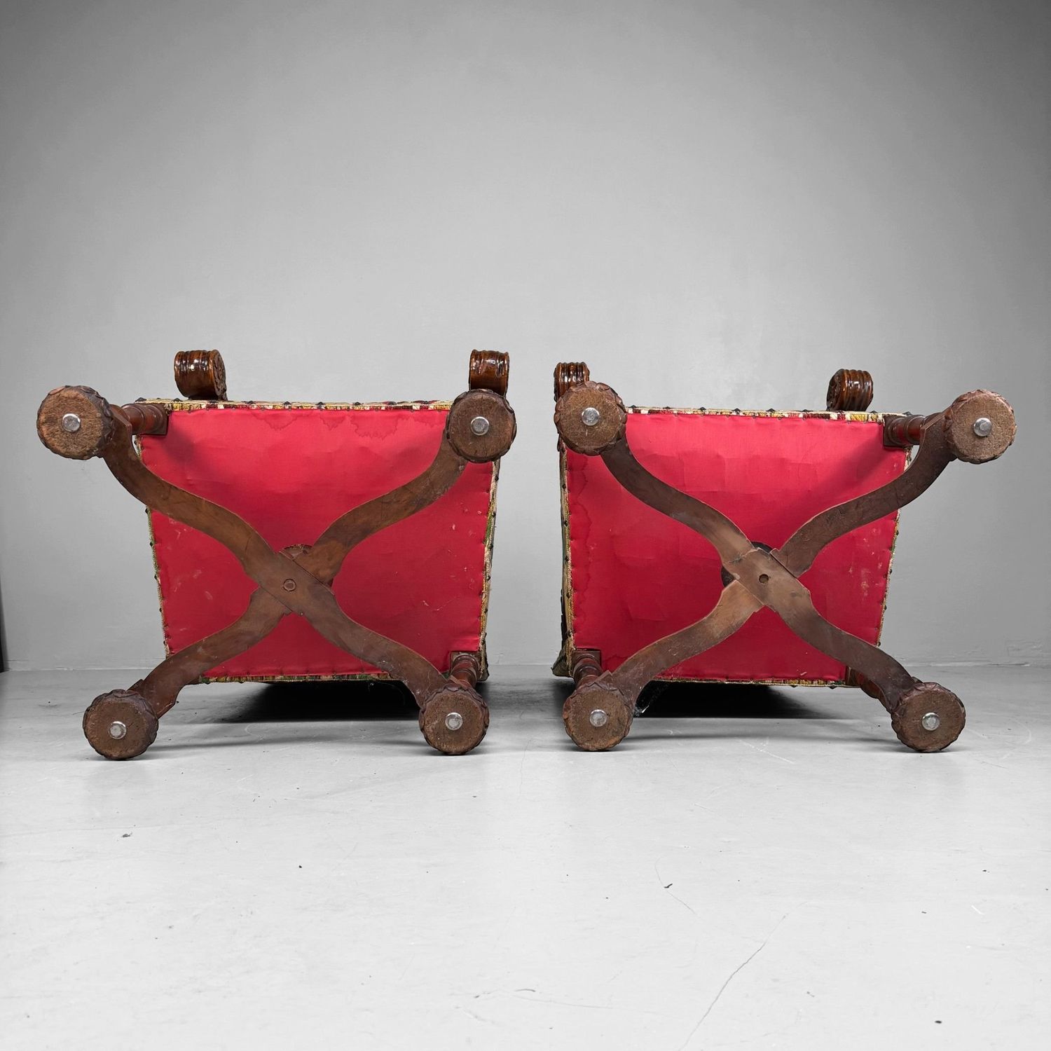 Set Antieke Armfauteuils in Walnoot met Ikat-Patroon, laat 19e eeuw