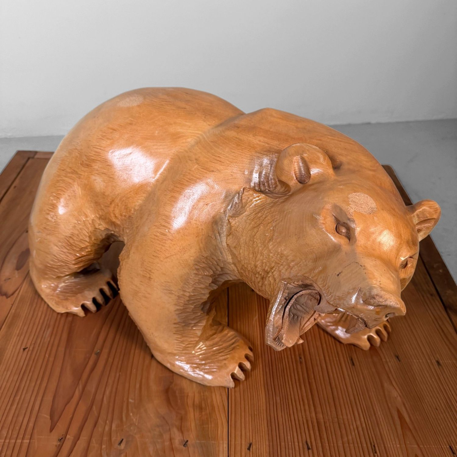 Ainu Houten Beer uit Hokkaido, Handgesculpteerd, 1970s