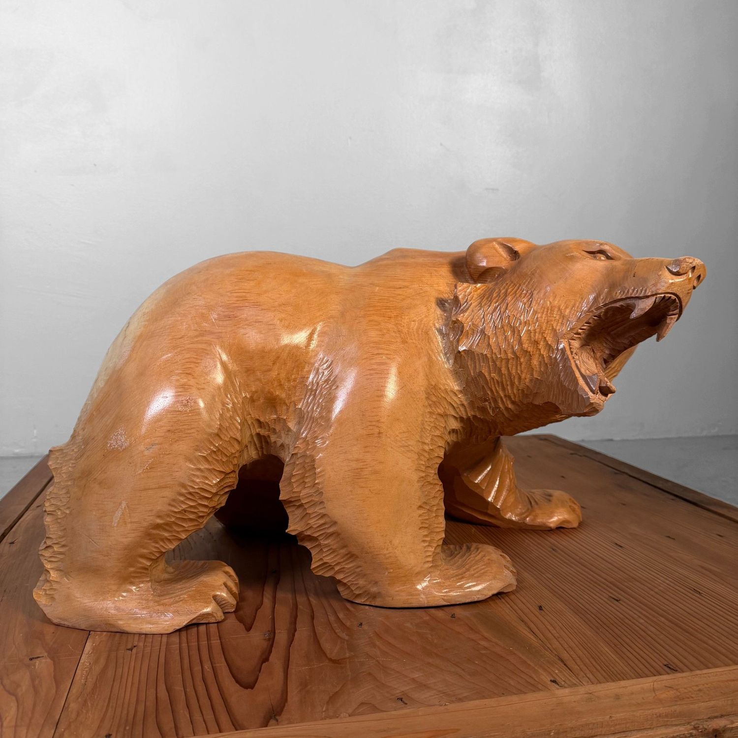 Ainu Houten Beer uit Hokkaido, Handgesculpteerd, 1970s