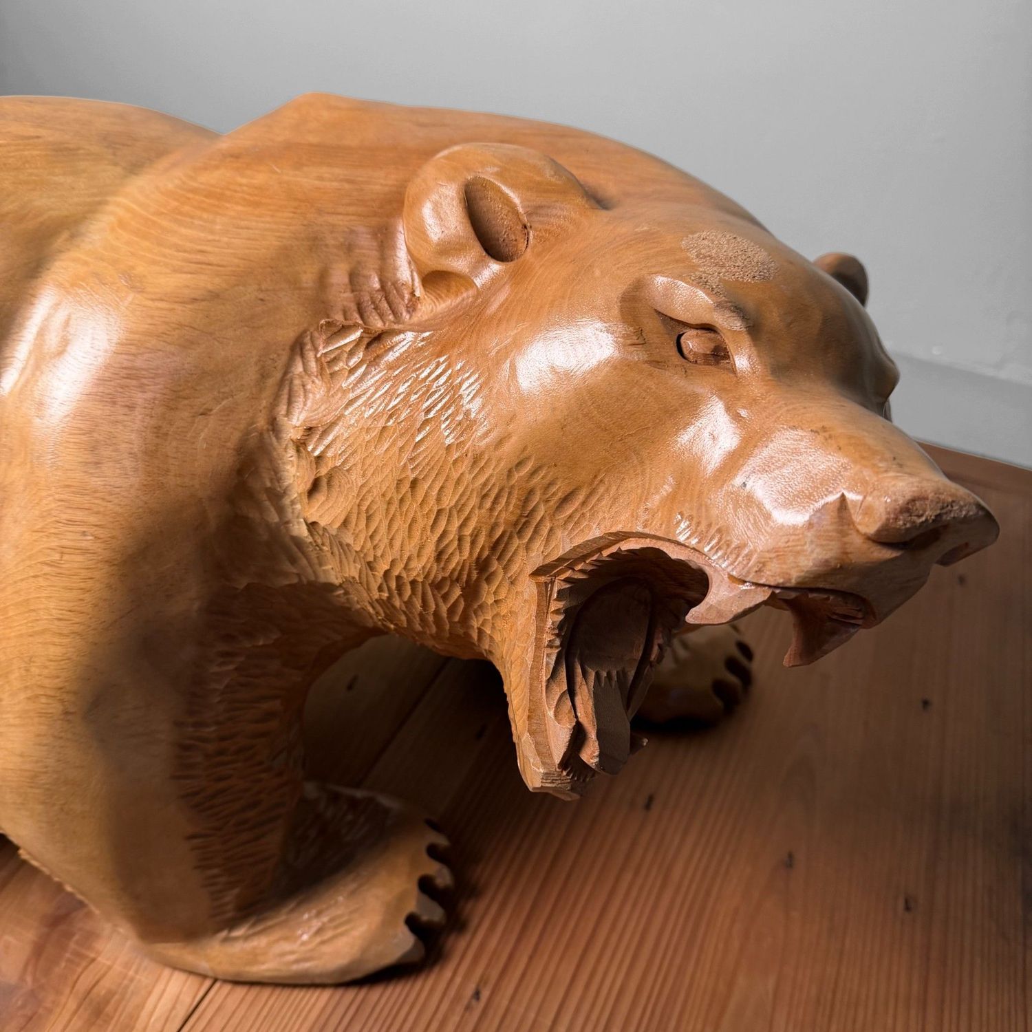 Ainu Houten Beer uit Hokkaido, Handgesculpteerd, 1970s