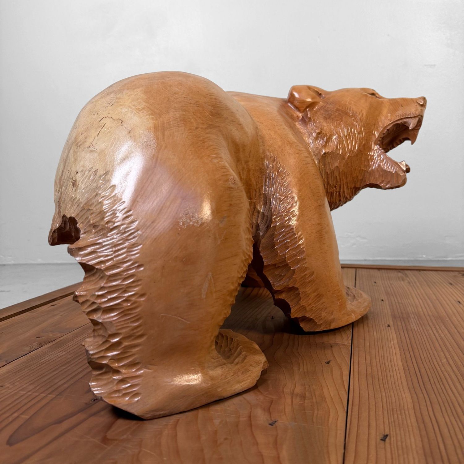 Ainu Houten Beer uit Hokkaido, Handgesculpteerd, 1970s