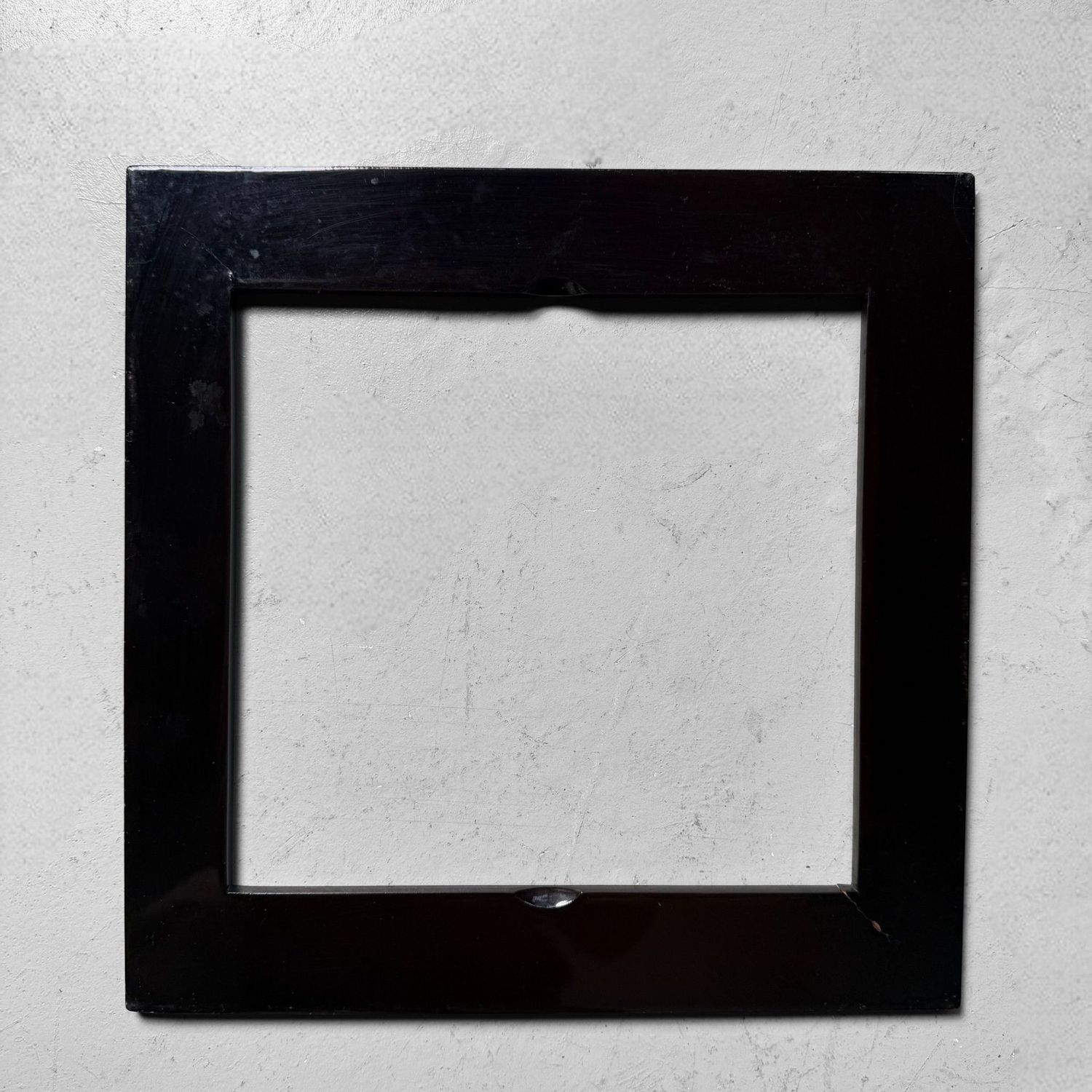 Japanse Gelakte Jubako-dai Displaytafel met Gouden Kamon, 1920s