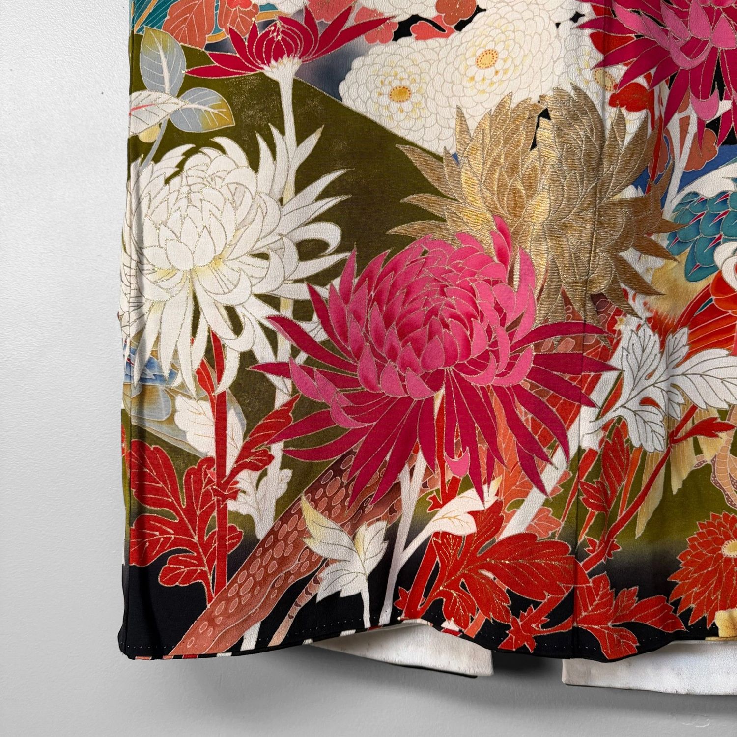 Kleurrijke Japanse Furisode Kimono met Borduurwerk, Zijde, 1950s