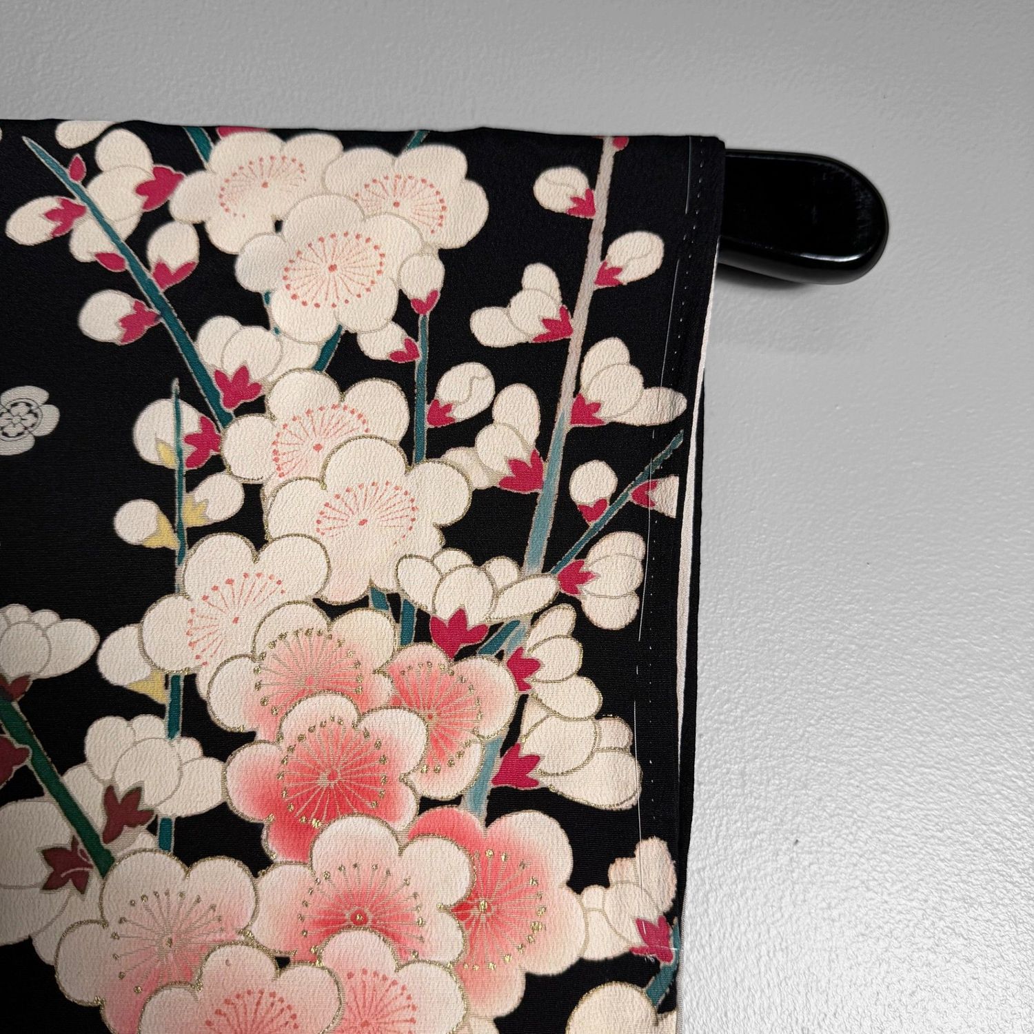 Kleurrijke Japanse Furisode Kimono met Borduurwerk, Zijde, 1950s