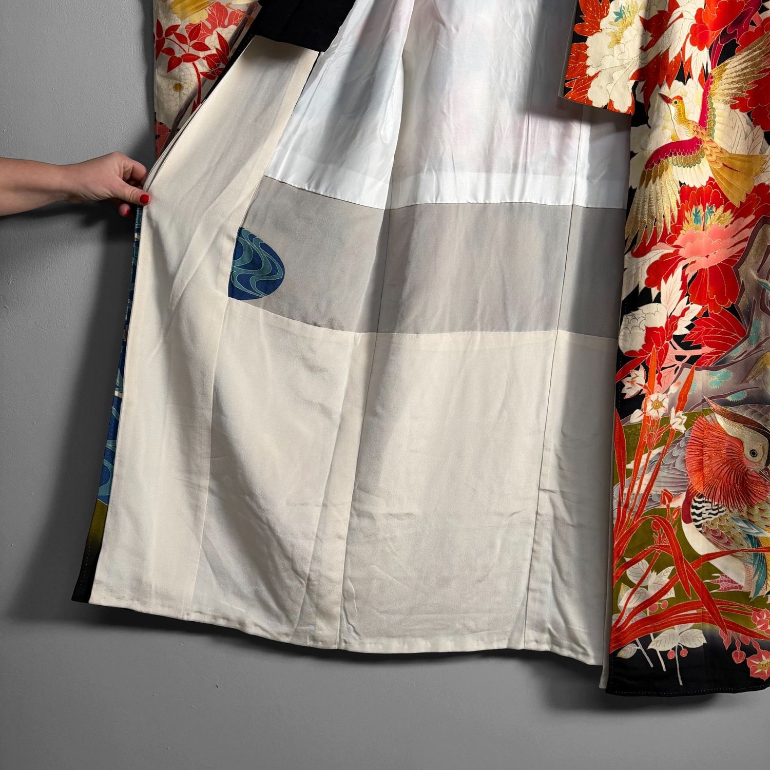 Kleurrijke Japanse Furisode Kimono met Borduurwerk, Zijde, 1950s