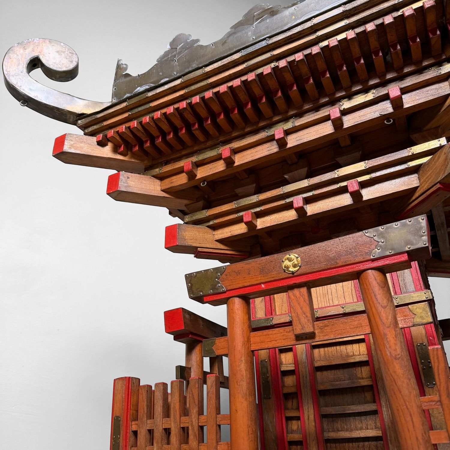 Monumentale Japanse Mikoshi, Draagbaar Shinto-heiligdom, ca. 1880