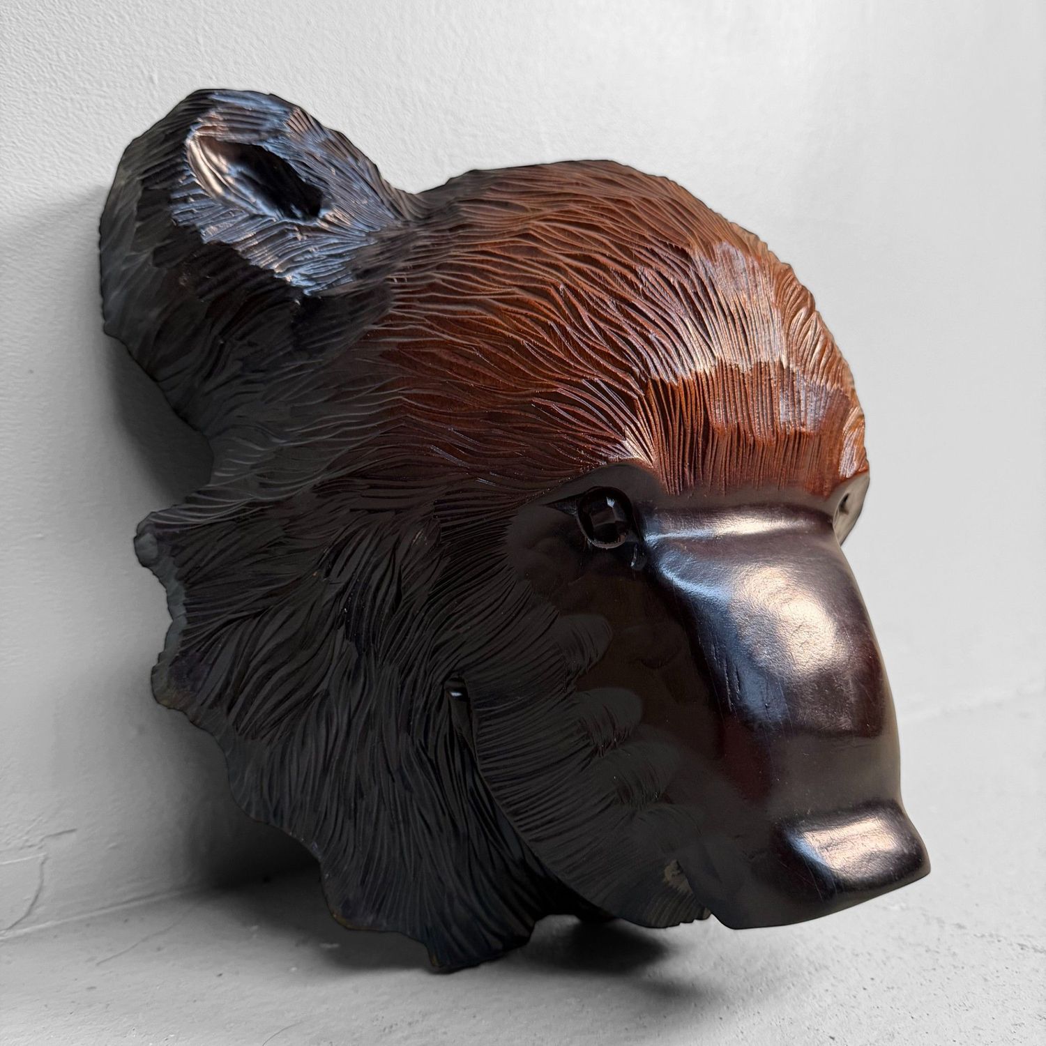 ​Ainu Houtsnijwerk, Kibori Kuma, 'Beer', Muurdecoratie, Hokkaido, 1960s
