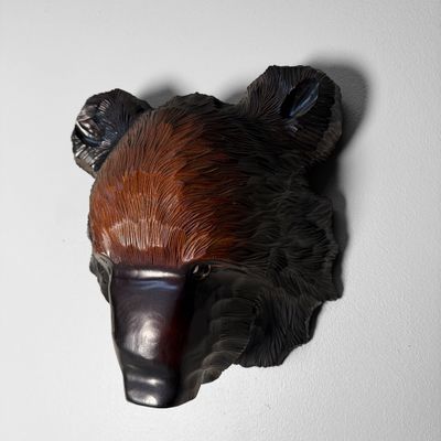 ​Ainu Houtsnijwerk, Kibori Kuma, 'Beer', Muurdecoratie, Hokkaido, 1960s