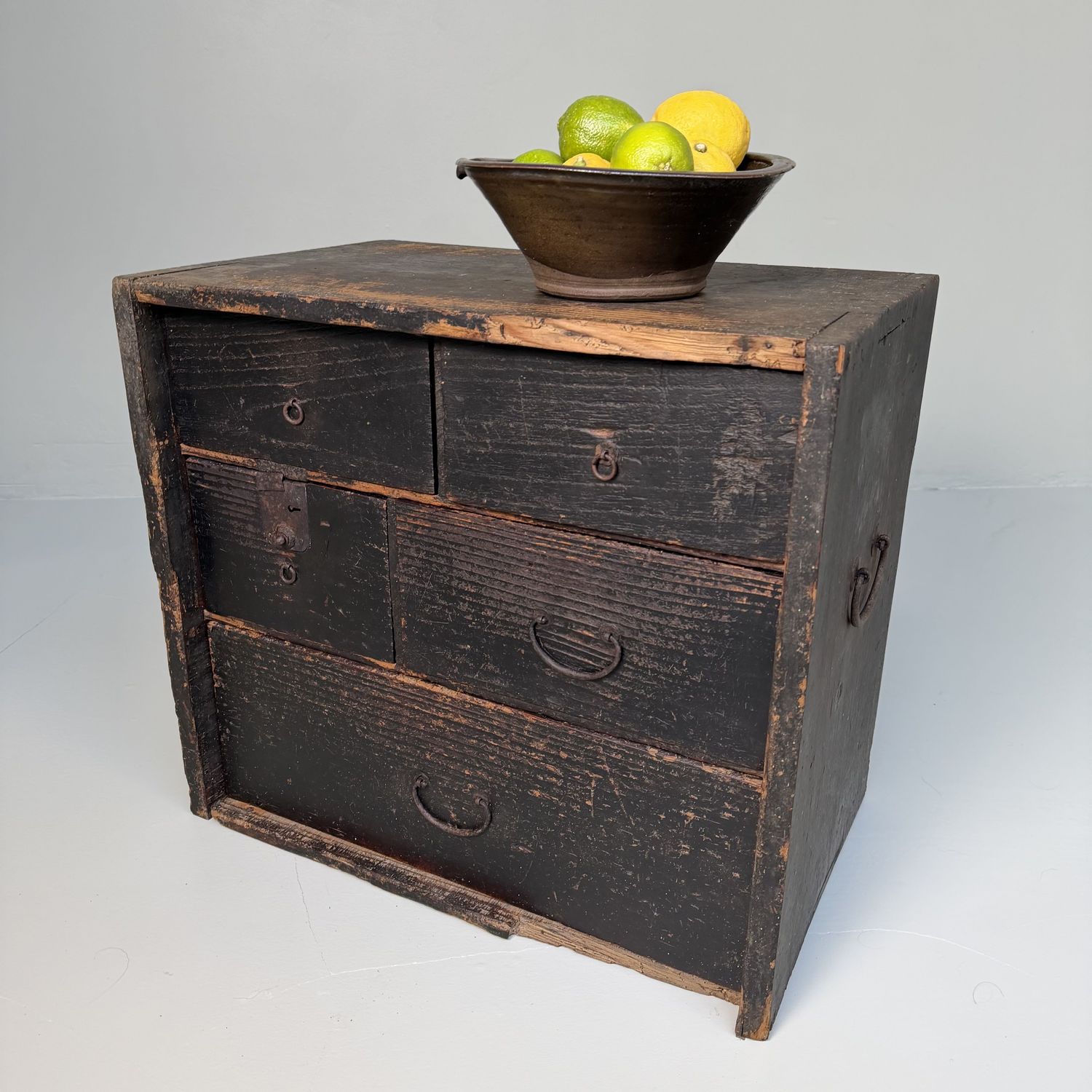 Small Antique Japanese Tansu Chest, 1900s Small Antique Japanese Tansu Chest, 1900s