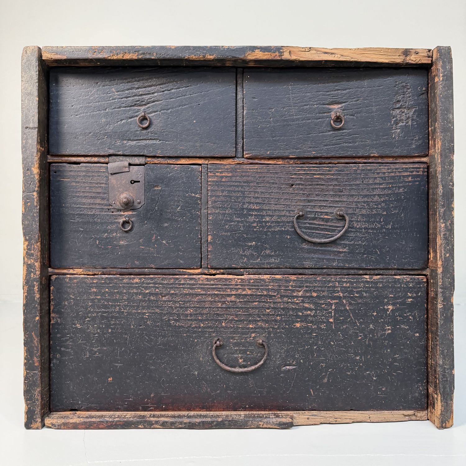Small Antique Japanese Tansu Chest, 1900s Small Antique Japanese Tansu Chest, 1900s