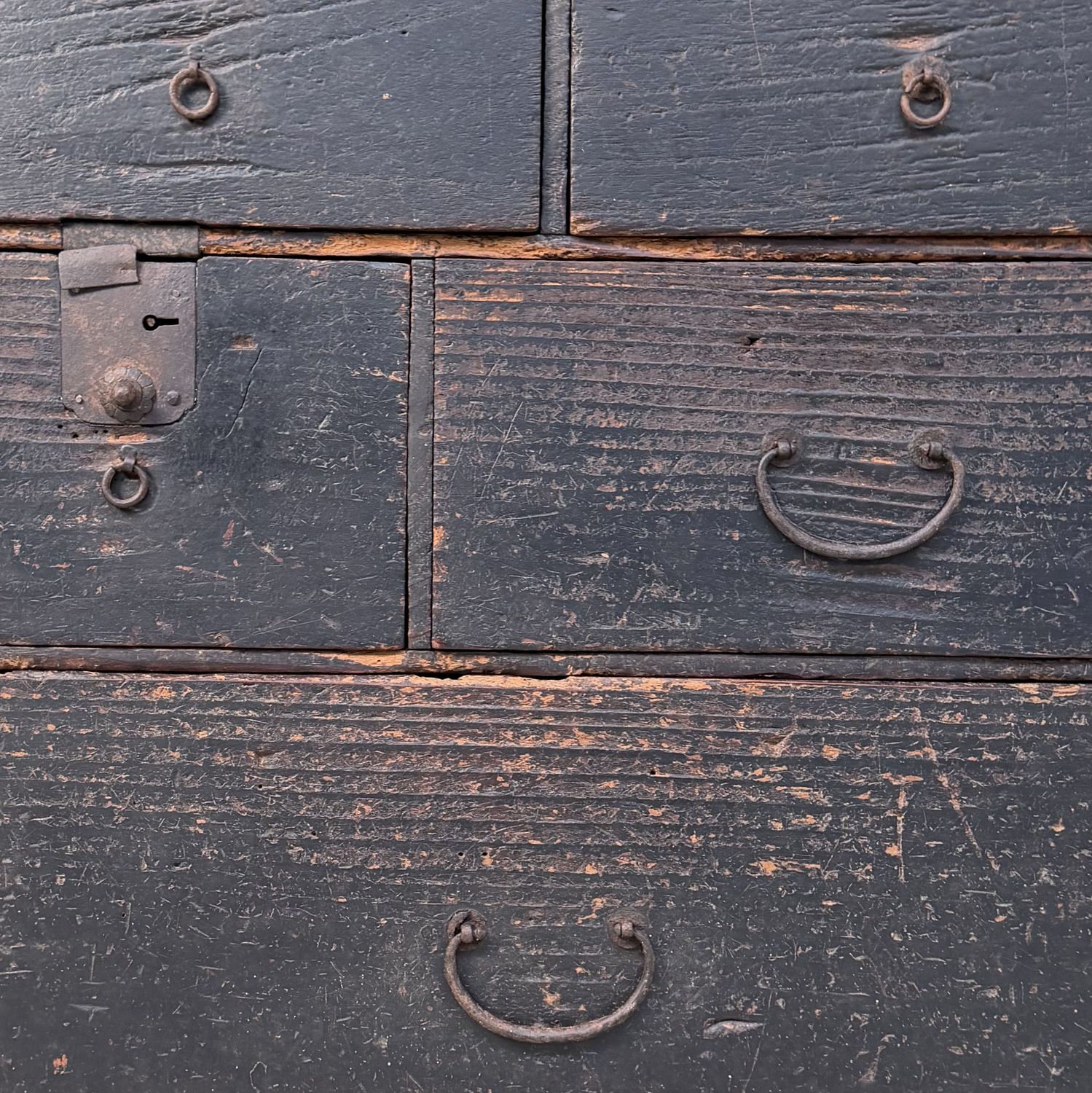 Small Antique Japanese Tansu Chest, 1900s Small Antique Japanese Tansu Chest, 1900s