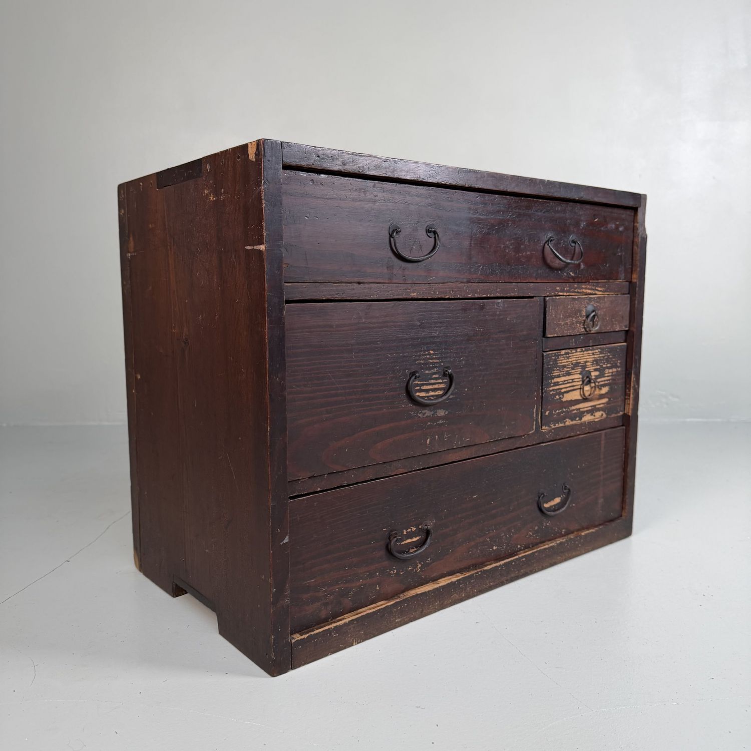 Japanese Kodansu Storage Chest, Small Tansu Drawer Cabinet, 1910s Japanese Kodansu Storage Chest, Small Tansu Drawer Cabinet, 1910s