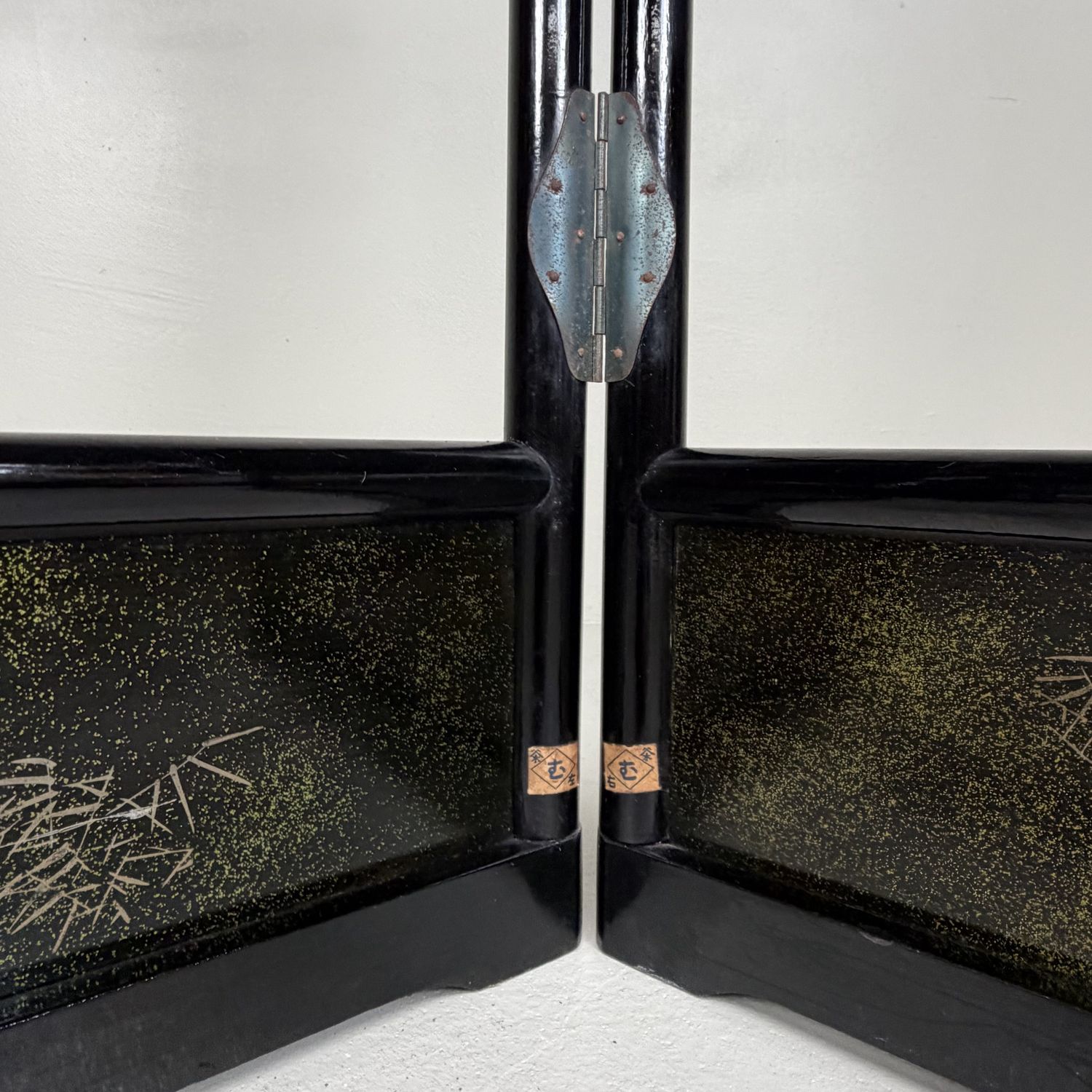 Antique Japanese Kimono Hanger, Black Lacquer Ikō with Cranes, 1920s