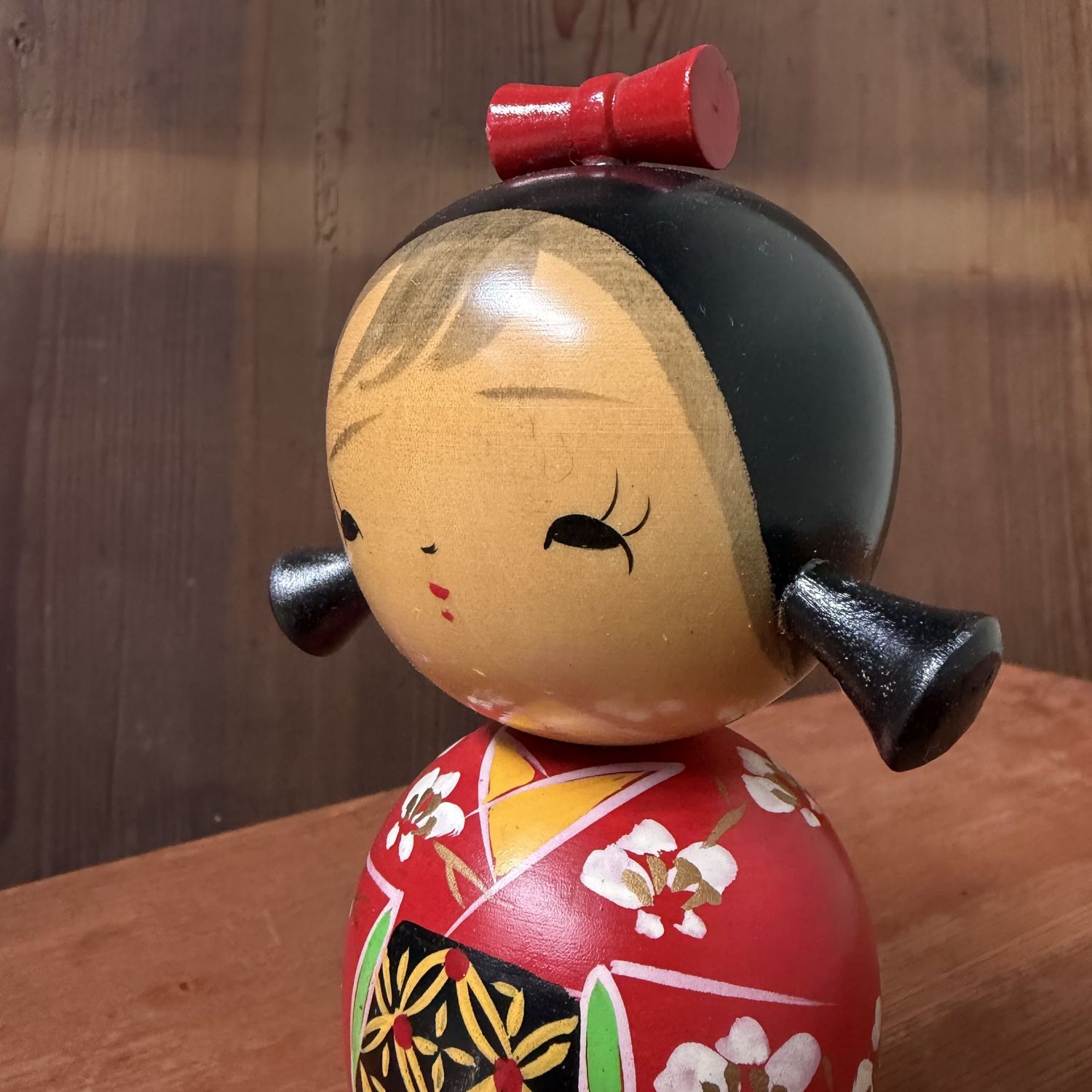 Schattige Vintage Japanse Kokeshi door Hosaka Torao, 1980s Schattige Vintage Japanse Kokeshi door Hosaka Torao, 1980s