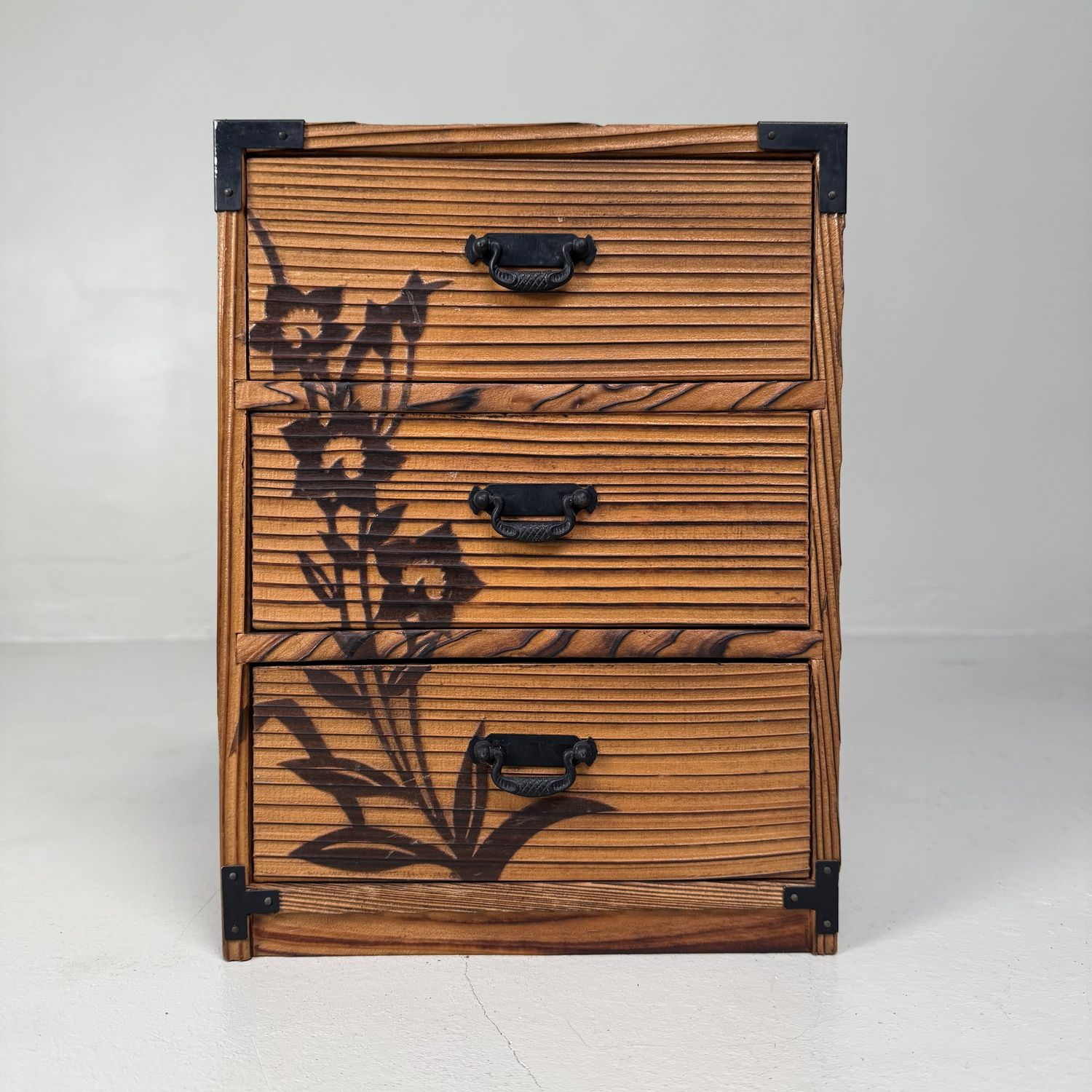 Vintage Japans Ladekastje in Sugi met Floraal Decor, 1980s