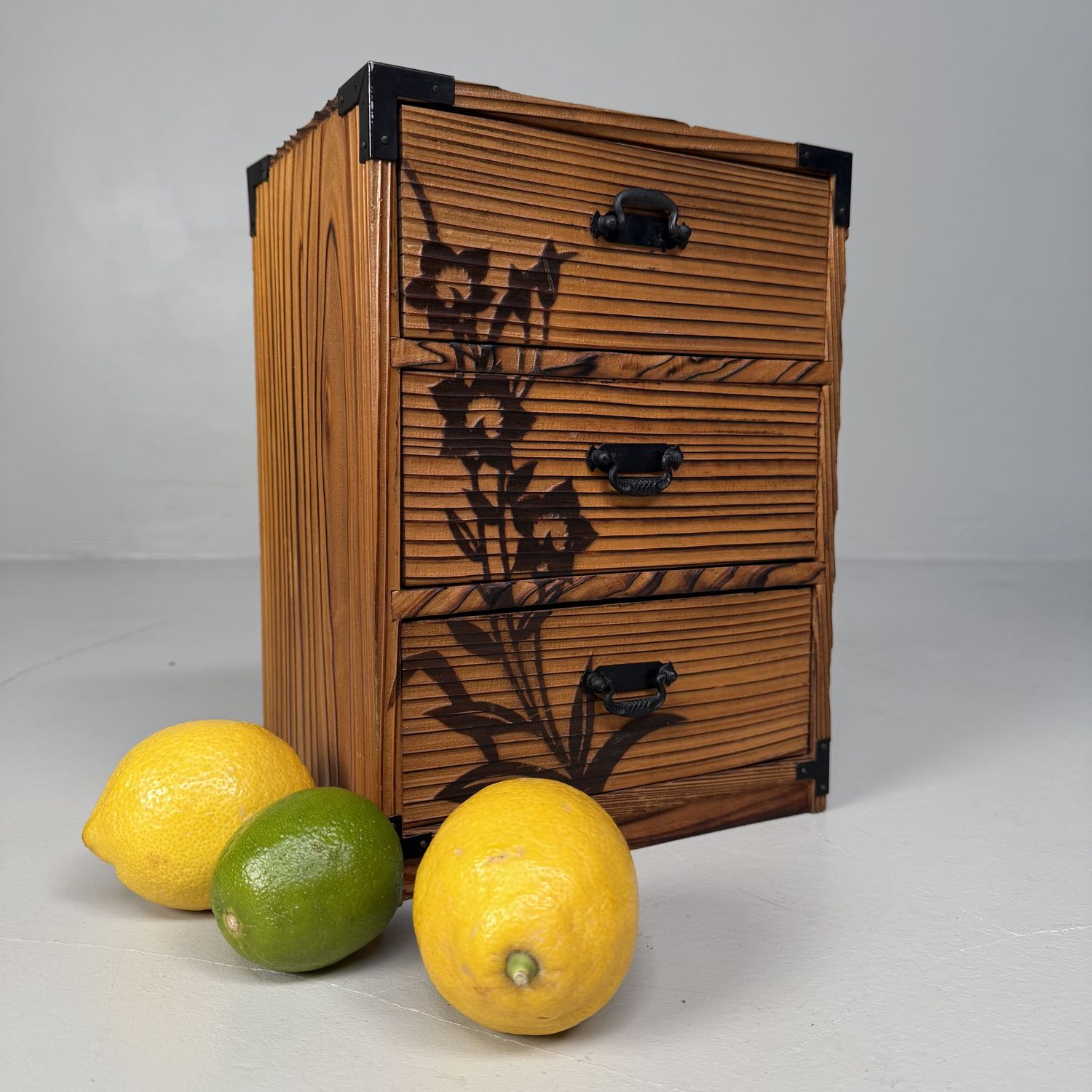 Vintage Japans Ladekastje in Sugi met Floraal Decor, 1980s