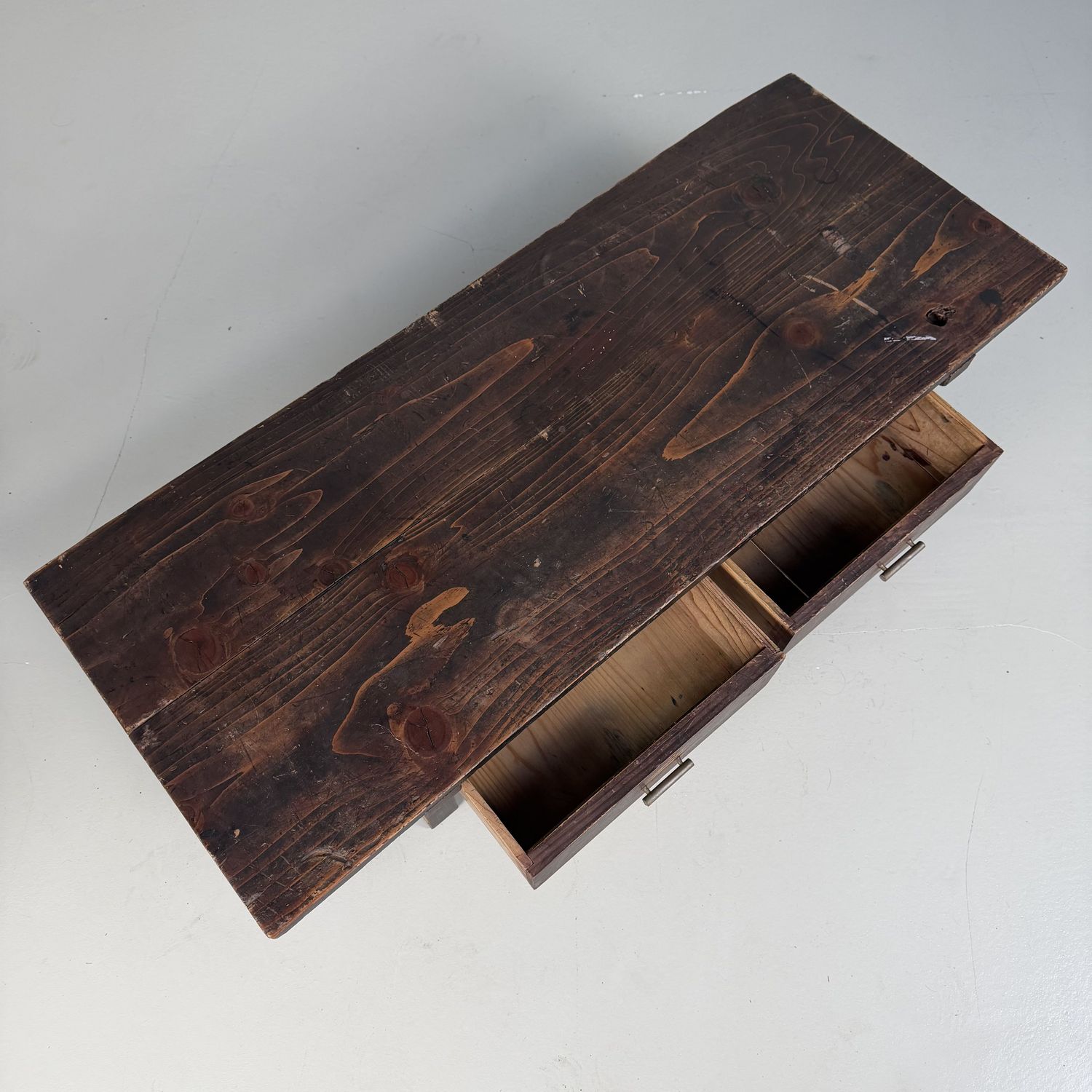 Japanse Lage Schrijftafel met Twee Lades, 1920s Japanse Lage Schrijftafel met Twee Lades, 1920s