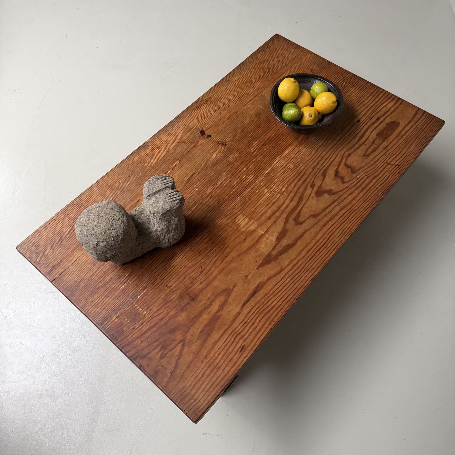 Grote Japanse Lage Tafel met zes laden – Sugi-hout, 1930s Grote Japanse Lage Tafel met zes laden – Sugi-hout, 1930s