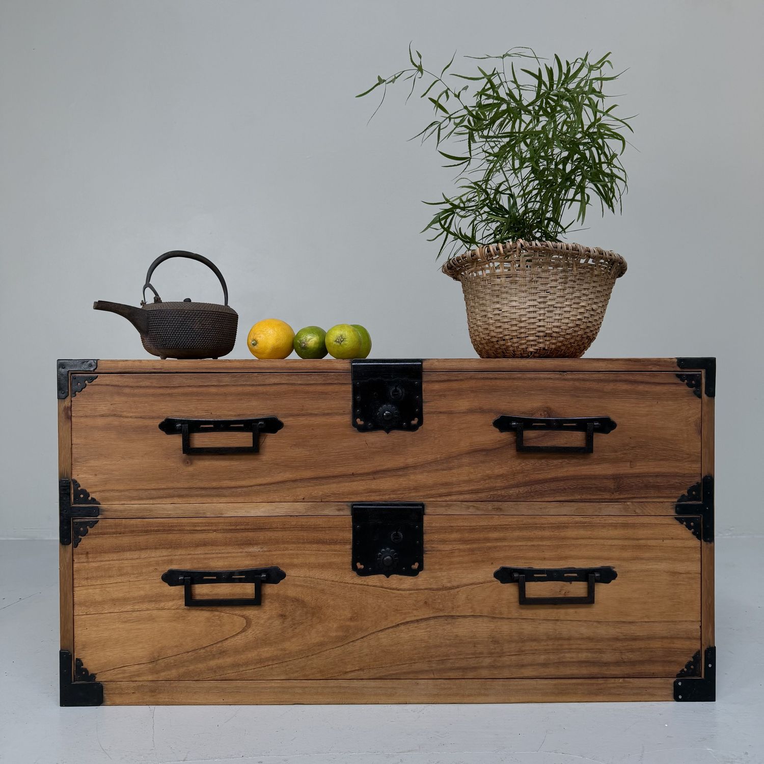 Traditional Japanese Kimono Tansu Chest, 1920s