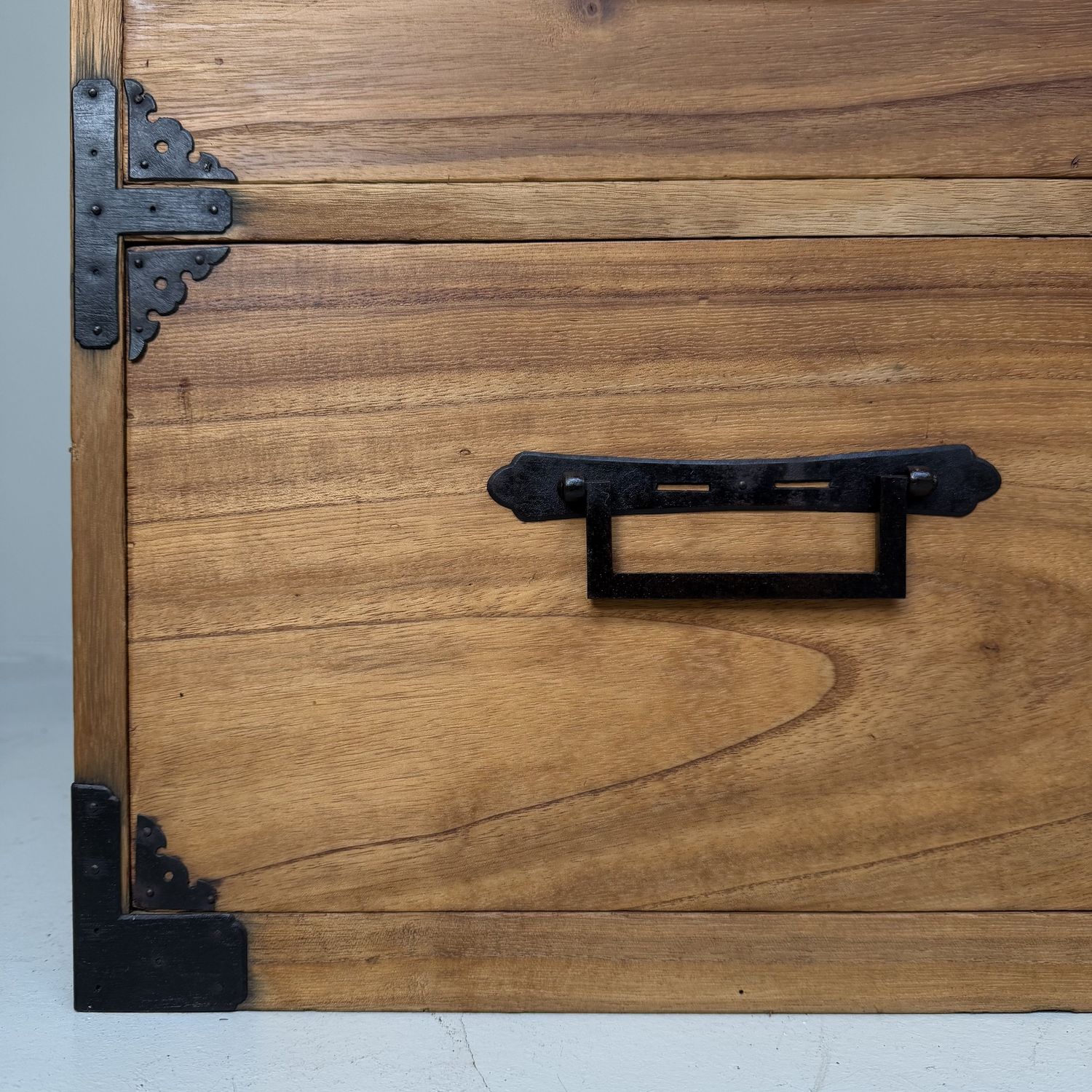 Traditional Japanese Kimono Tansu Chest, 1920s