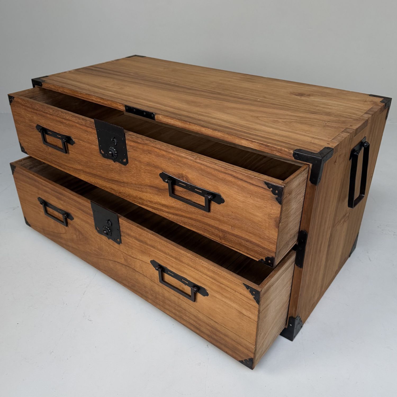 Traditional Japanese Kimono Tansu Chest, 1920s
