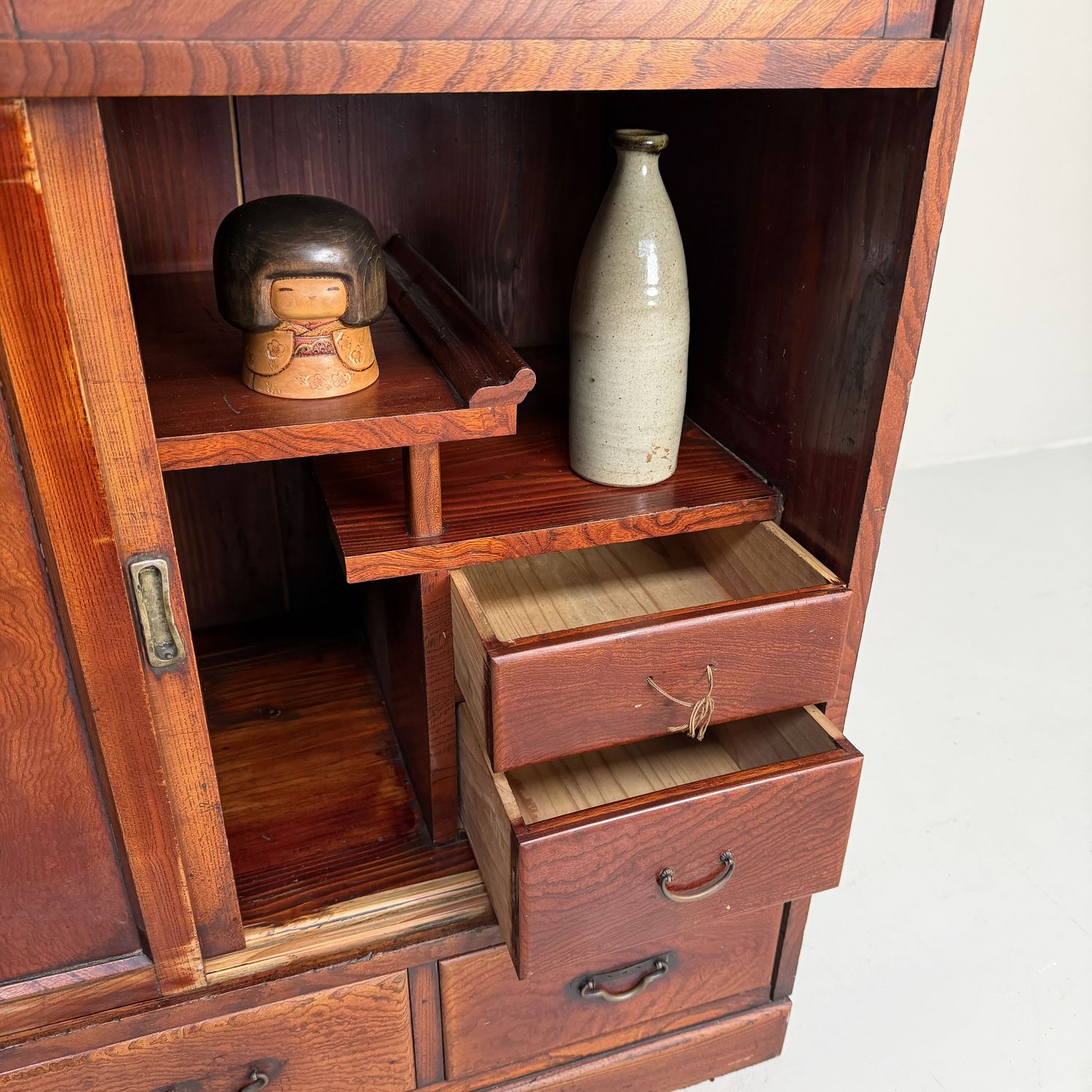 Elegant Japanese Tea Cabinet / Storage Cabinet – 1910s–1920s