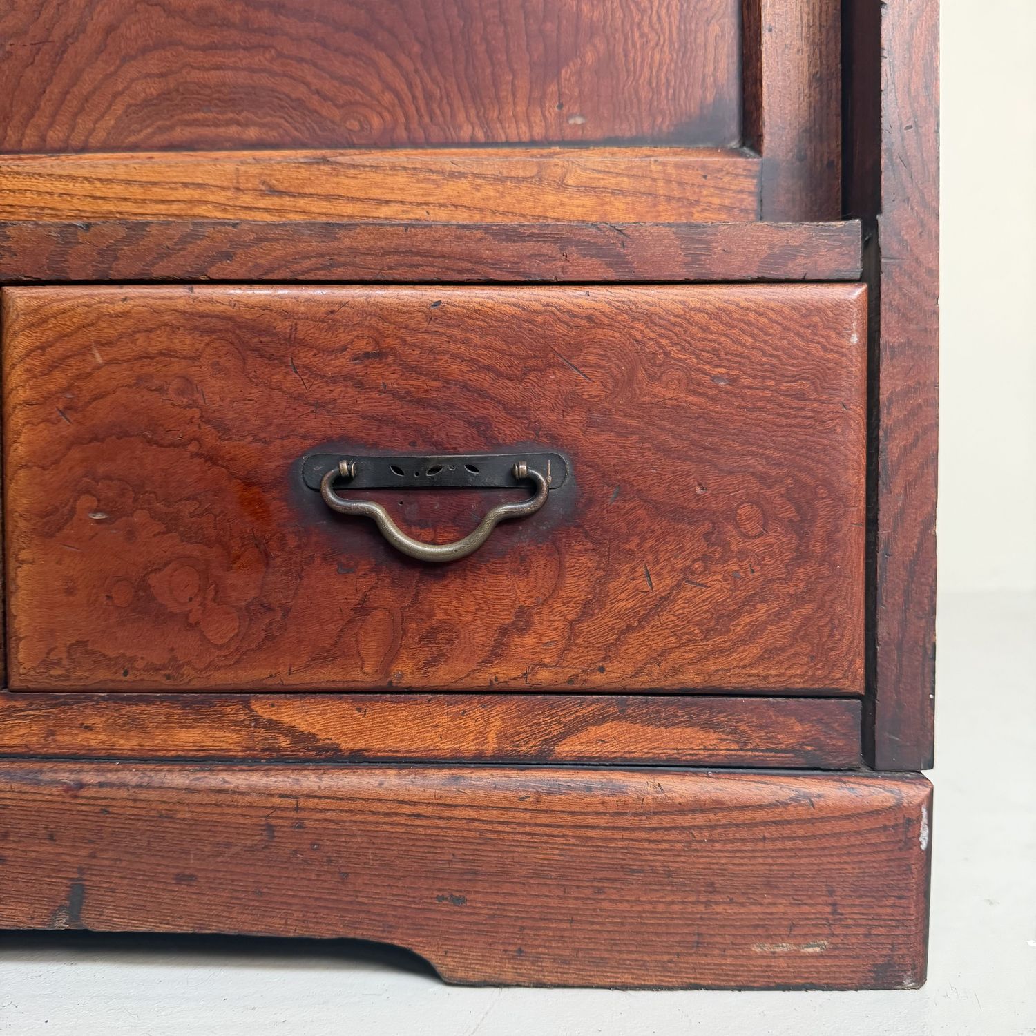 Elegant Japanese Tea Cabinet / Storage Cabinet – 1910s–1920s