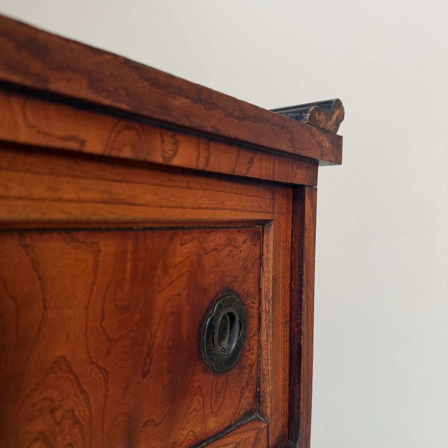 Elegant Japanese Tea Cabinet / Storage Cabinet – 1910s–1920s