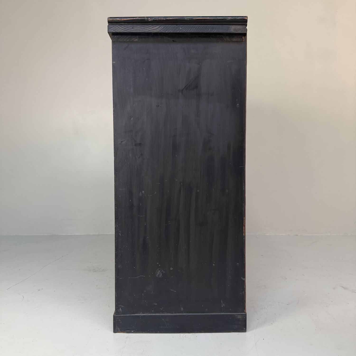 Elegant Japanese Tea Cabinet / Storage Cabinet – 1910s–1920s