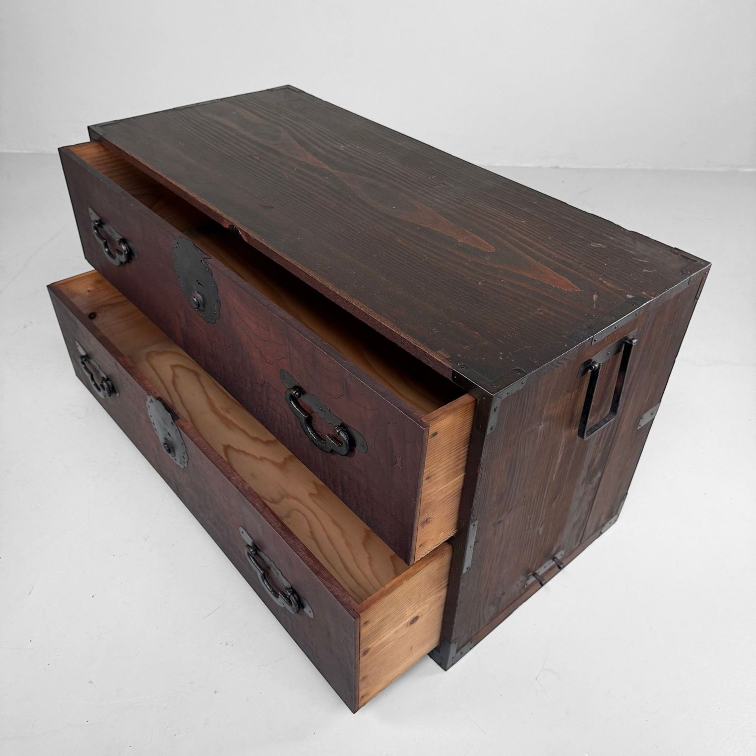 Japanese Low Kimono Tansu with Two Drawers, 1900s