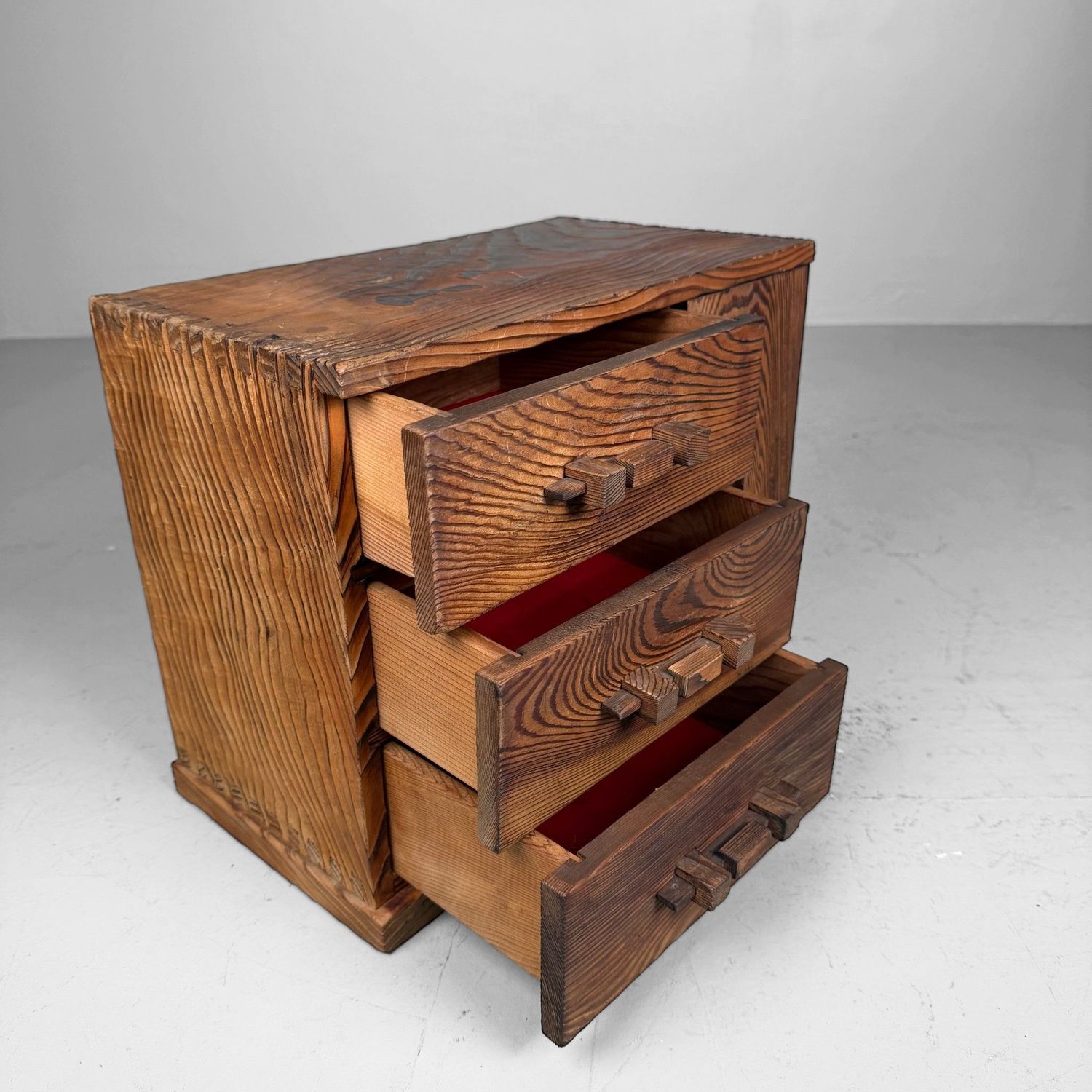 Japans Sugi Opbergmeubeltje met Laden en Deurtje, 1950s–1960s