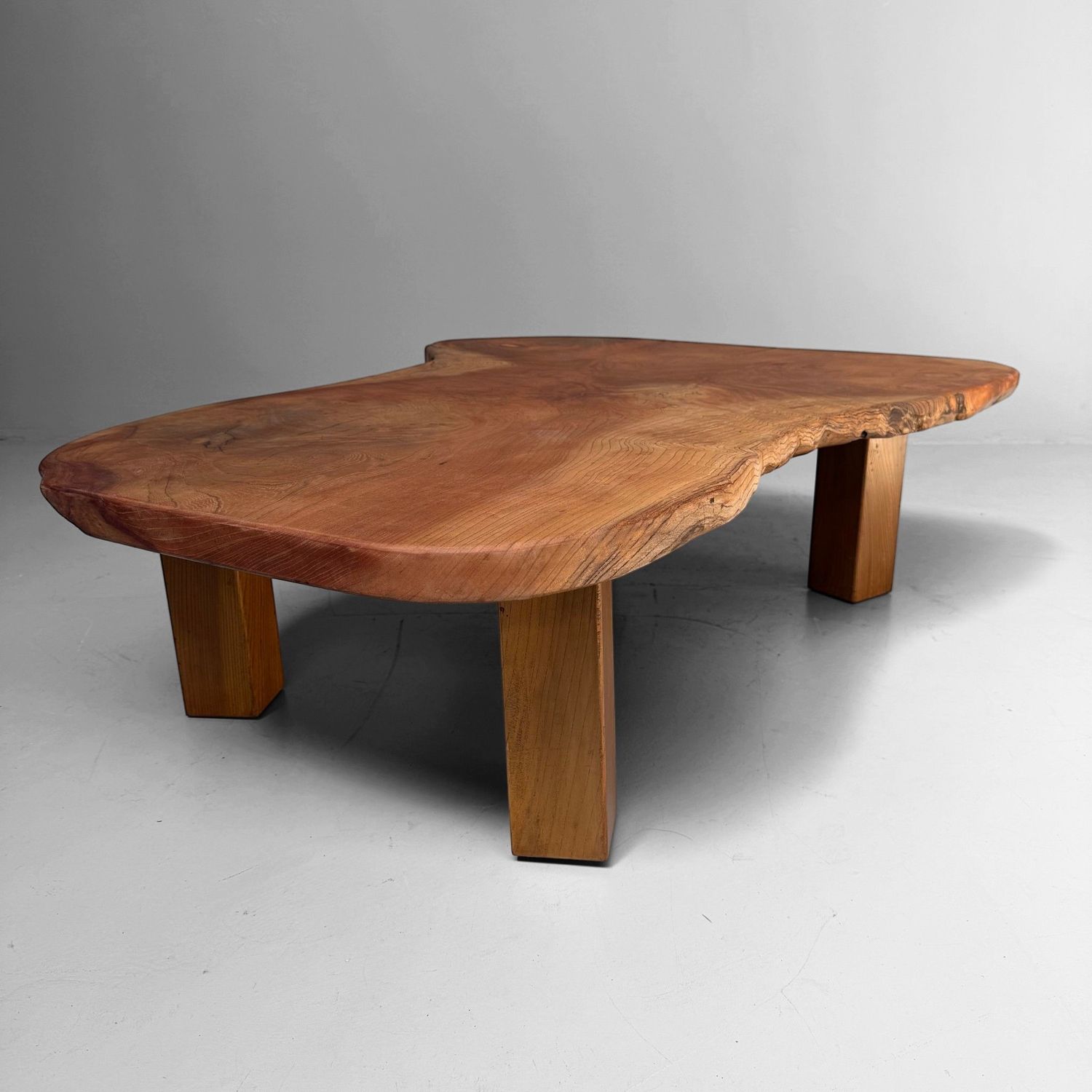 Organische Japanse Lage Keyaki Boomstamtafel, 1960s