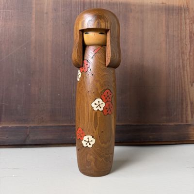 Vintage Usaburo Kokeshi met Ume Bloesem, 1970–1980