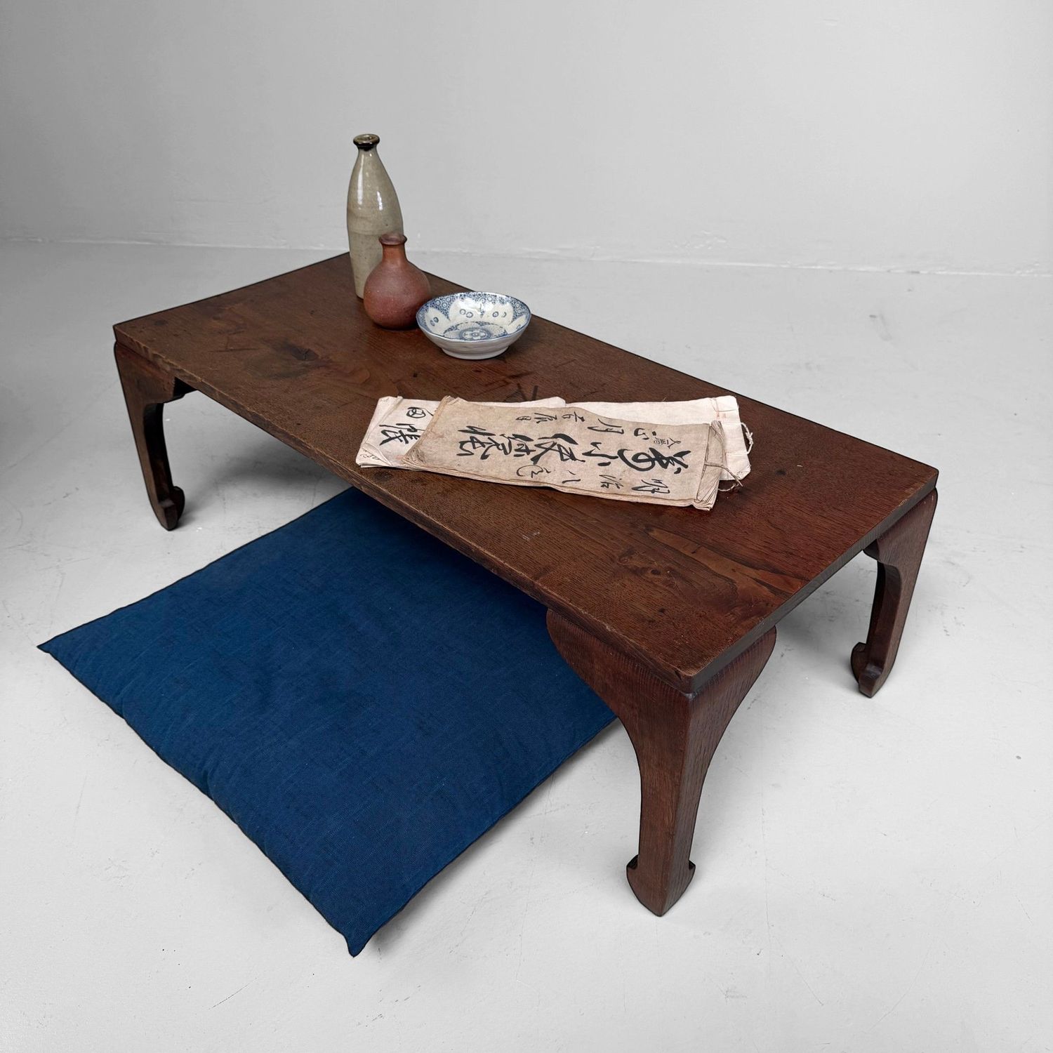 Antique Low Japanese Zataku Table, 1920s Antique Low Japanese Zataku Table, 1920s