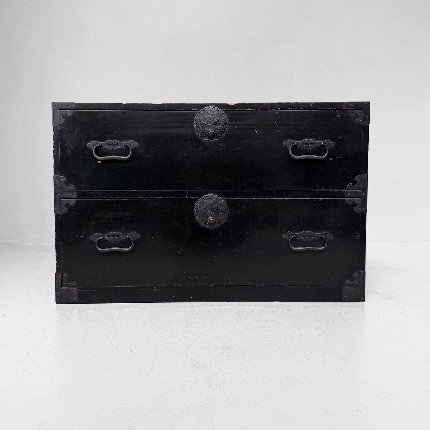 Minimalistic Japanese Kimono Tansu Chest, 1910