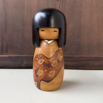 Vintage Japanse Usaburo Kokeshi met Ume-bloesem, 1990s