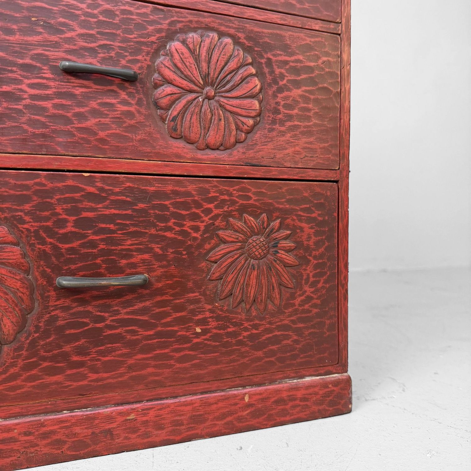 Antiek Japans Ladekastje ‘Kiku’, Klein Opbergmeubel, ca. 1920