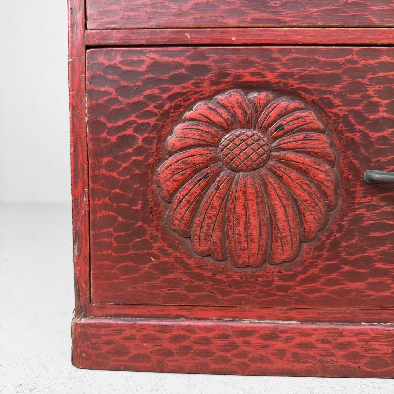 Antiek Japans Ladekastje ‘Kiku’, Klein Opbergmeubel, ca. 1920