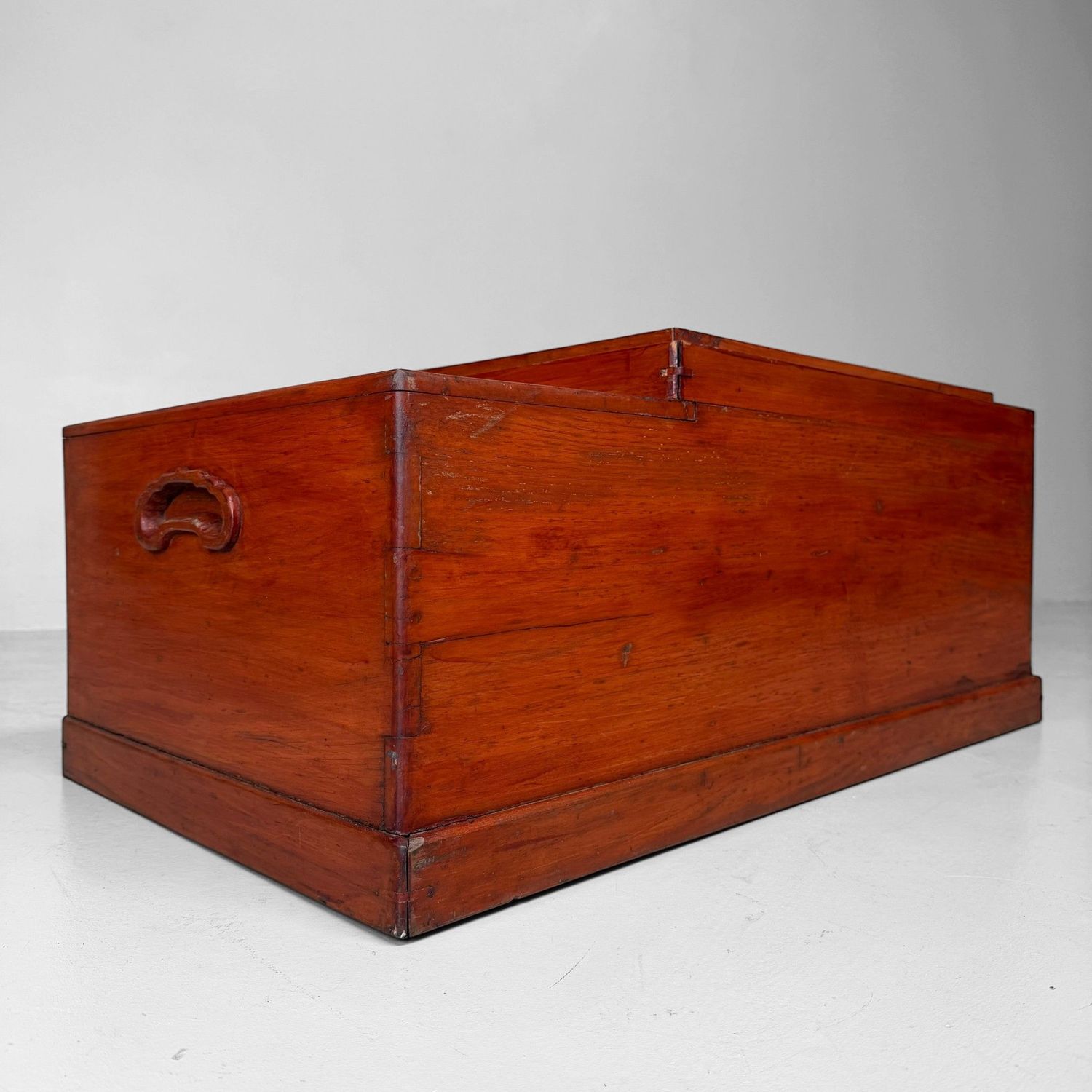 Antieke Japanse Houten Hibachi met  Vijf Laden, 1900–1920
