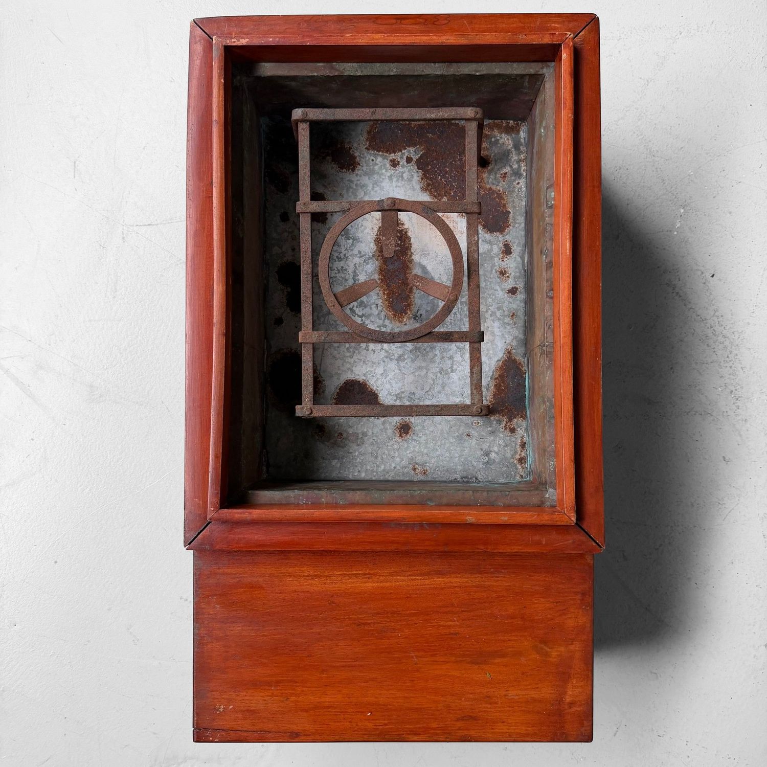 Antieke Japanse Houten Hibachi met  Vijf Laden, 1900–1920