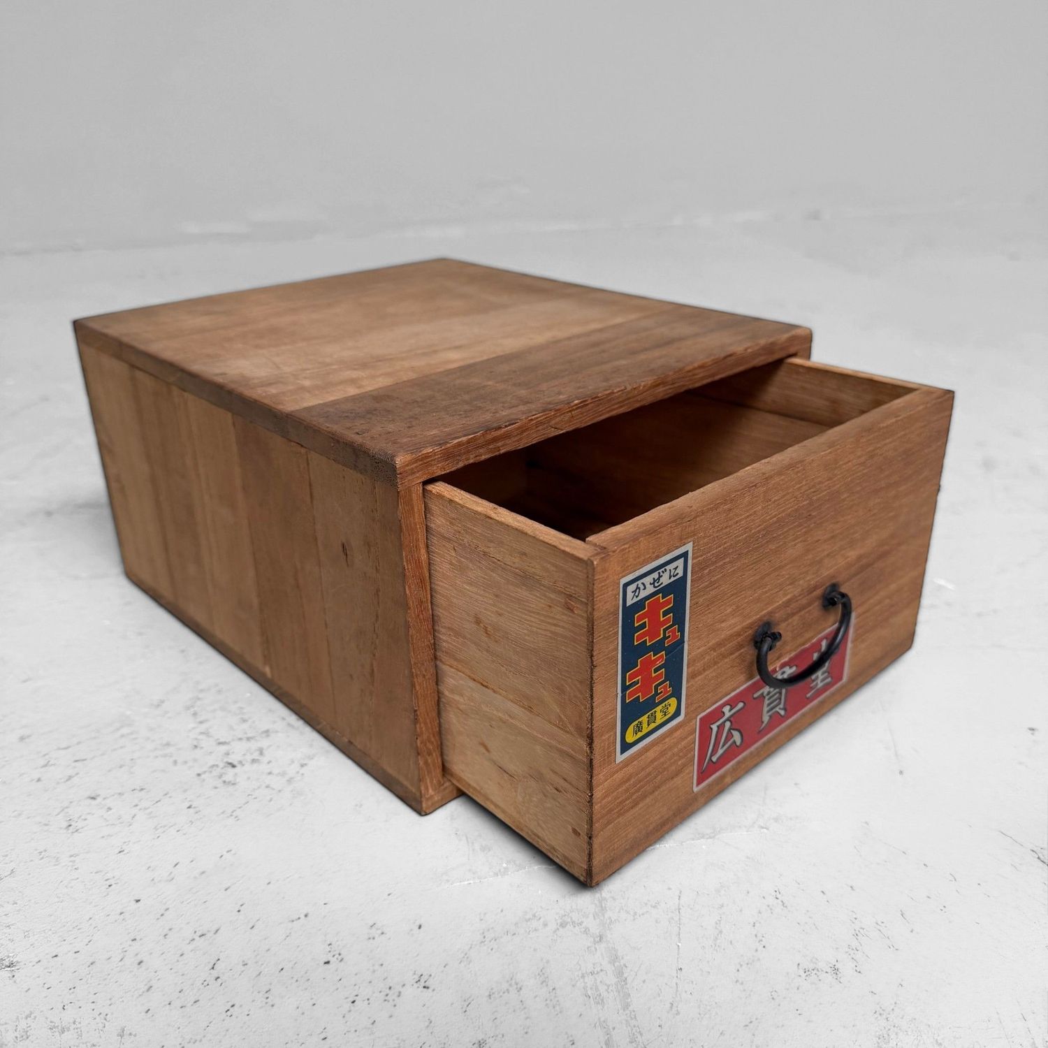 ​Japans Houten Apotheekkastje met Lade, 1950s
