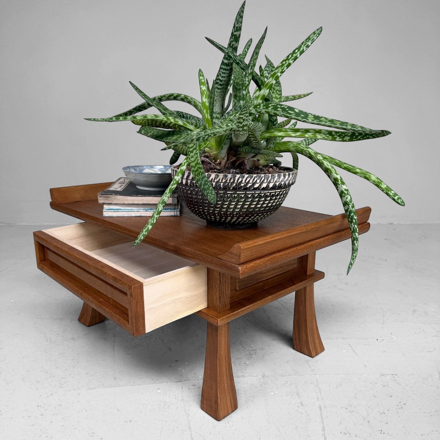 Vintage Japans Displaytafeltje met Lade, 1960–1970s