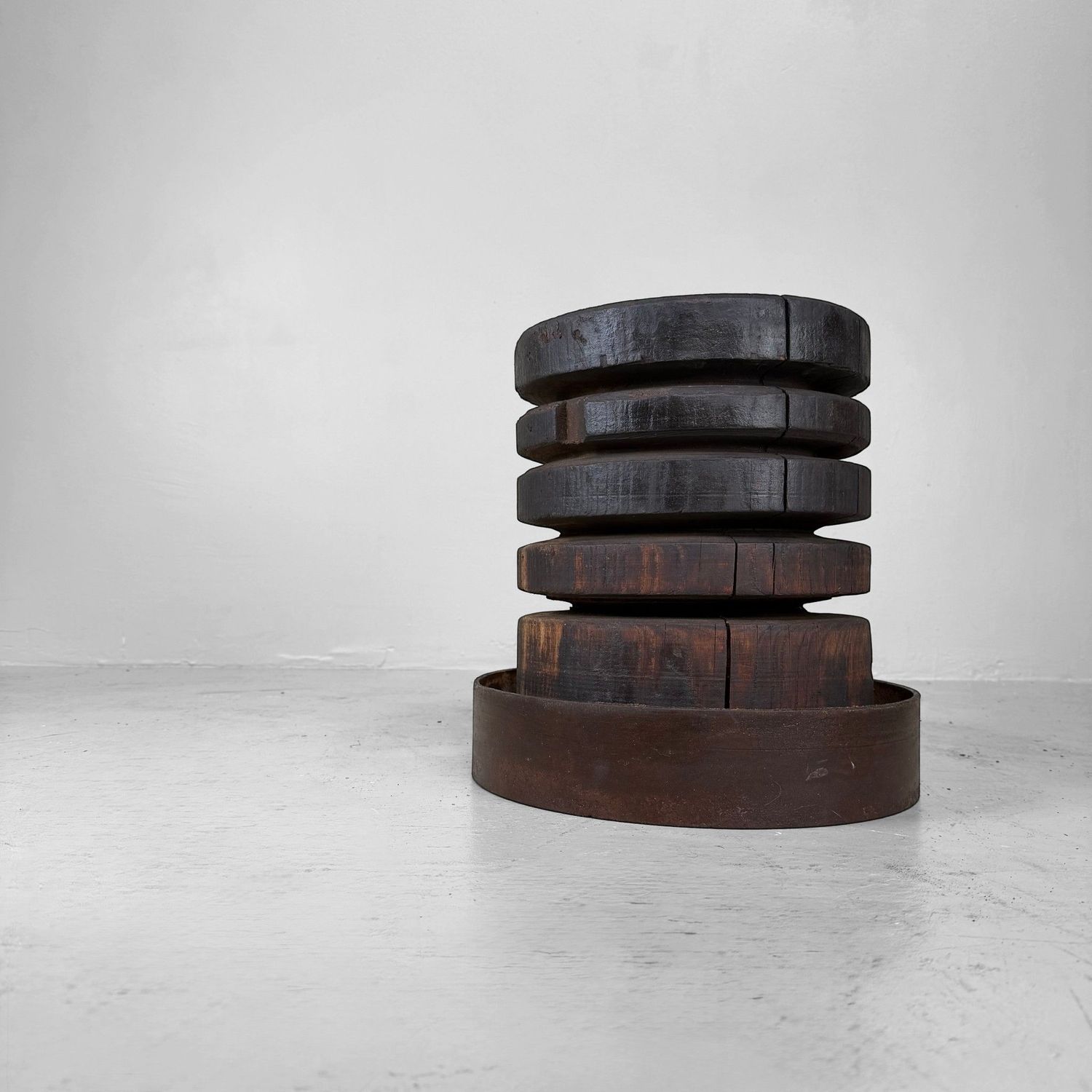 Monumentaal Japans Industrieel Houten Interieurobject, ca. 1930–1950