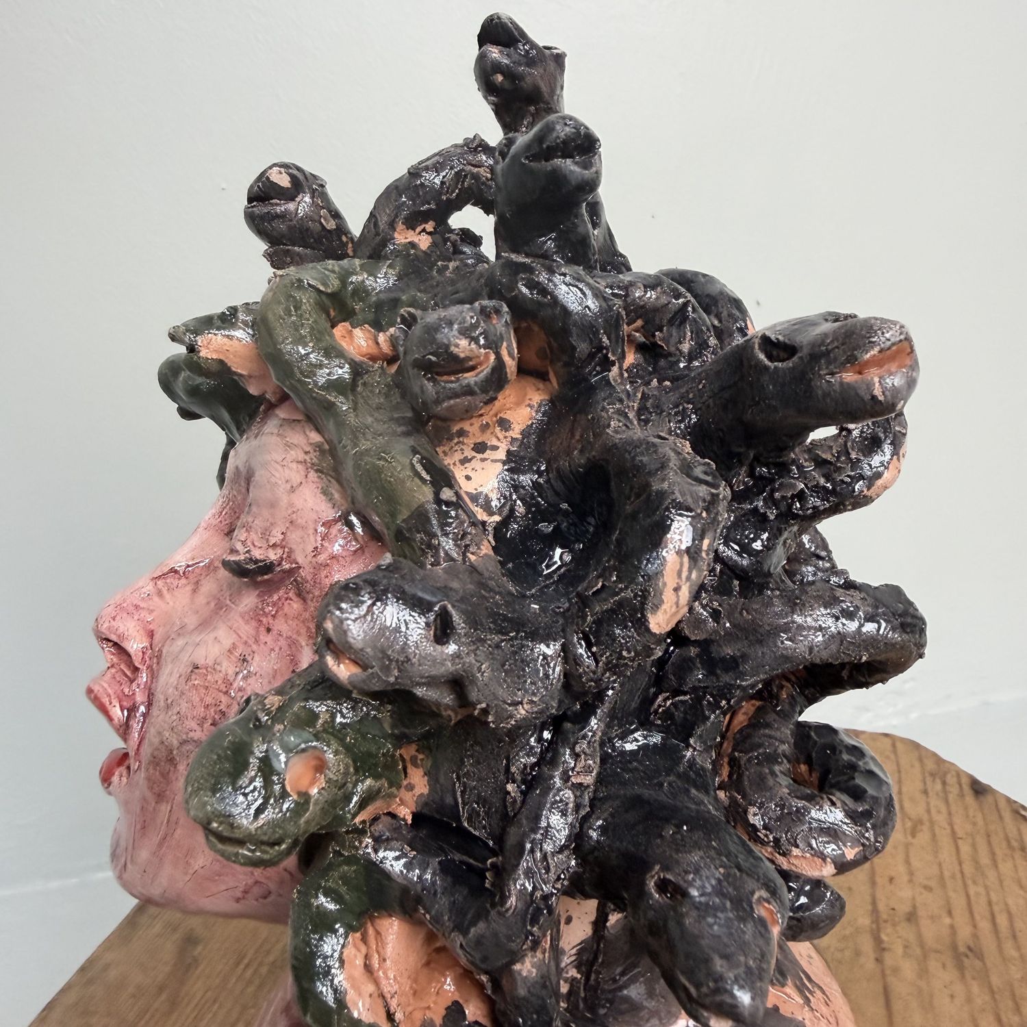 Unieke Keramieken Medusa Buste, Gennaro Condurso, Italy
