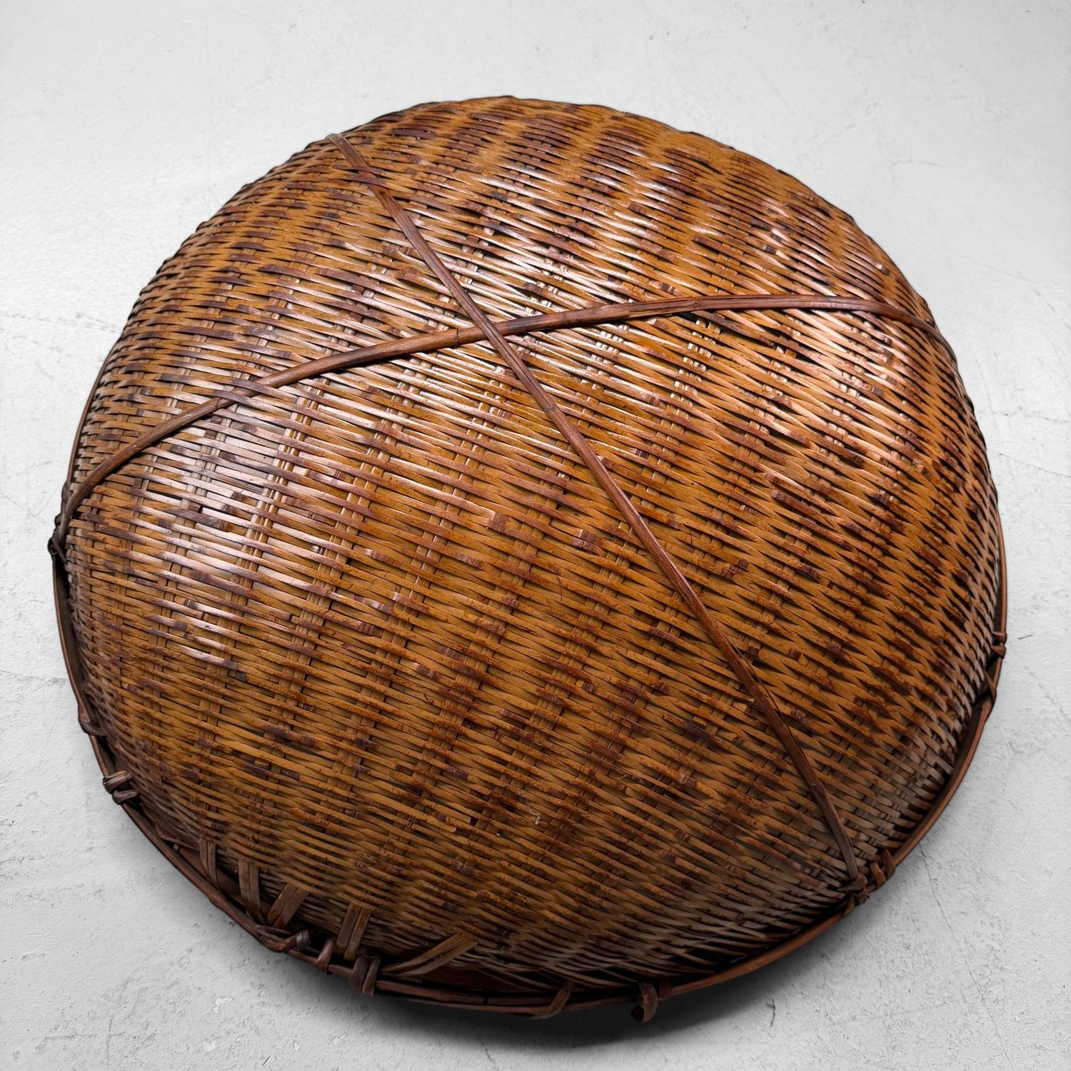 Vintage Japanse Bamboe Oogstmand / Zaru, jaren 1950 Vintage Japanse Bamboe Oogstmand / Zaru, jaren 1950