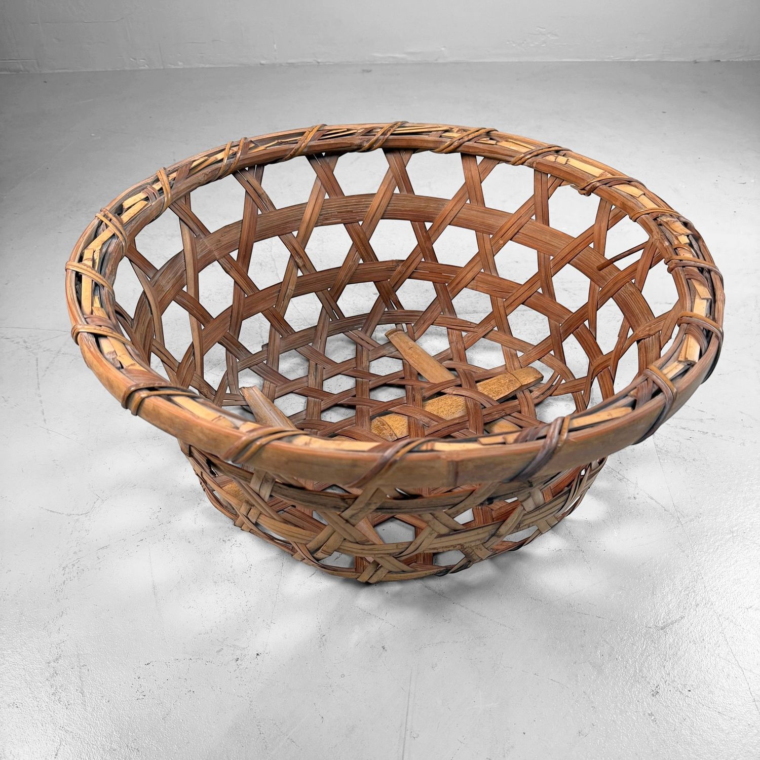 Oude Japanse Bamboe Oogstmand / Zaru, ca. 1950–1960
