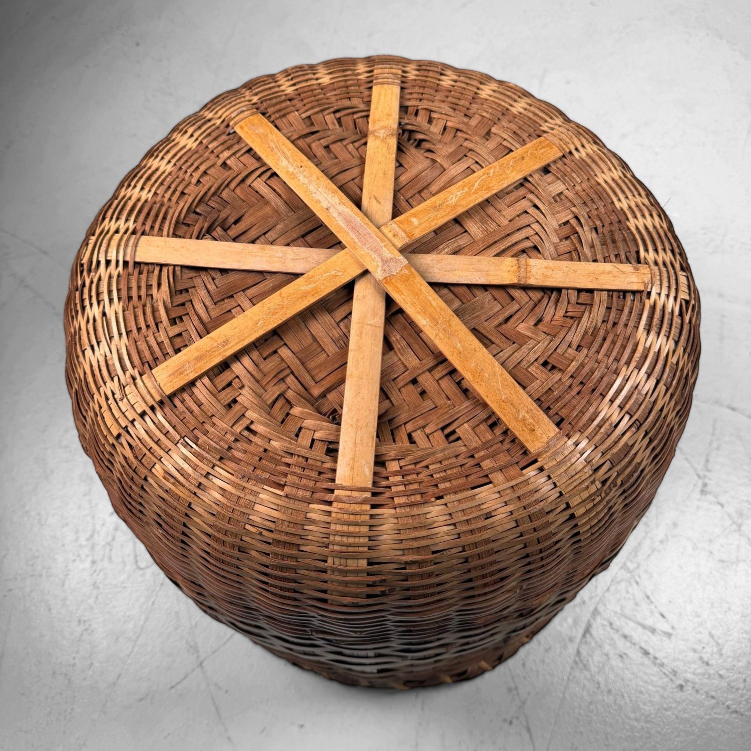 Japanese Bamboo Storage Basket / Decorative Interior Basket, 1960s Japanese Bamboo Storage Basket / Decorative Interior Basket, 1960s