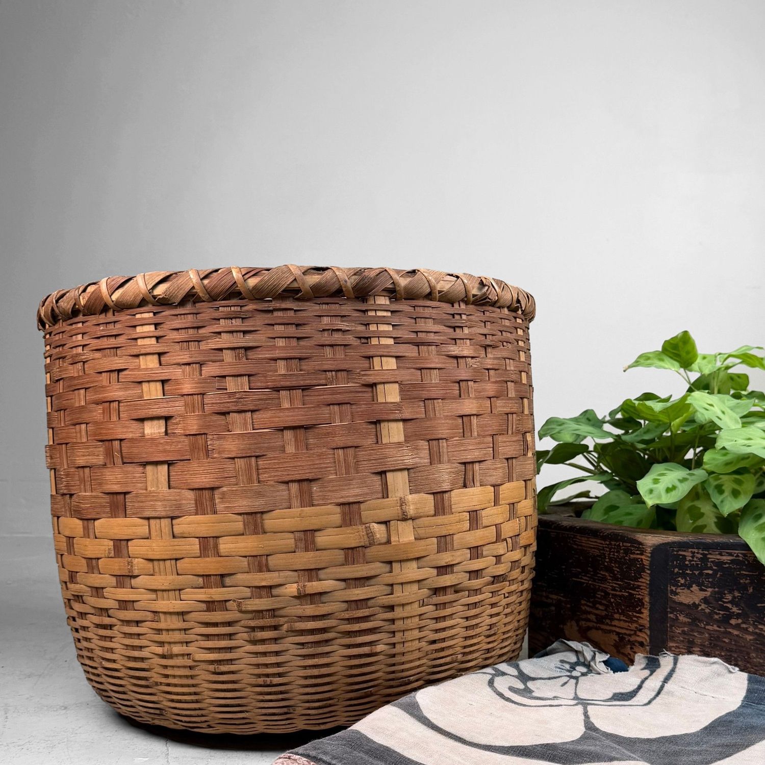 Japanese Bamboo Storage Basket / Decorative Interior Basket, 1960s Japanese Bamboo Storage Basket / Decorative Interior Basket, 1960s