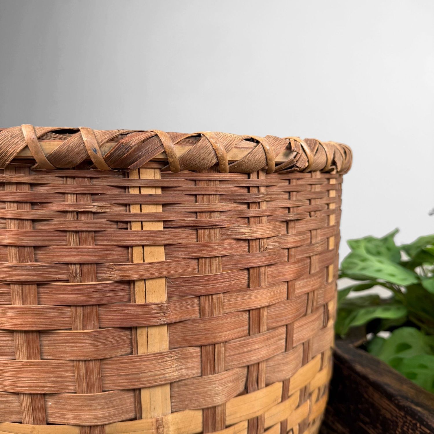Japanese Bamboo Storage Basket / Decorative Interior Basket, 1960s Japanese Bamboo Storage Basket / Decorative Interior Basket, 1960s