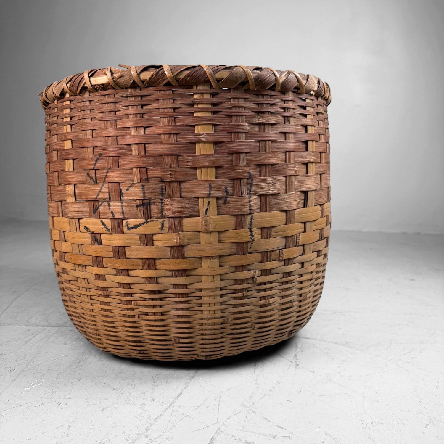 Japanese Bamboo Storage Basket / Decorative Interior Basket, 1960s Japanese Bamboo Storage Basket / Decorative Interior Basket, 1960s